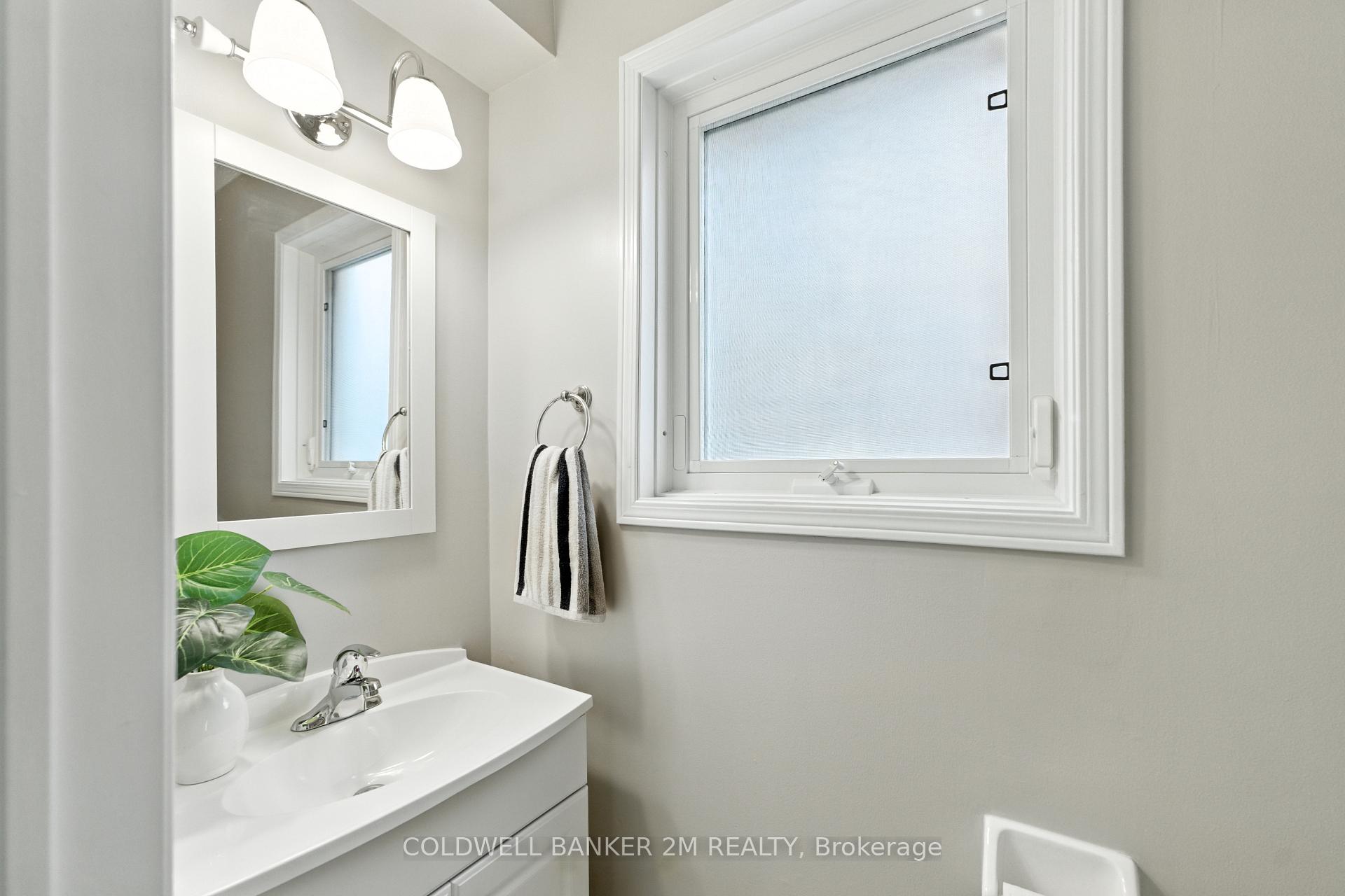 Photo 6 of 49 Neill Avenue, Whitby, Rolling Acres — HOMEH