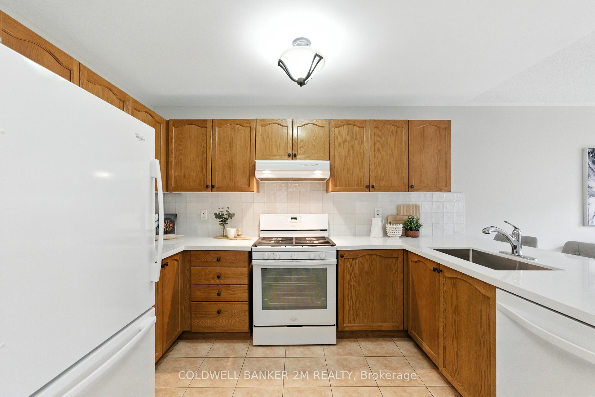 Photo 9 of 49 Neill Avenue, Whitby, Rolling Acres — HOMEH