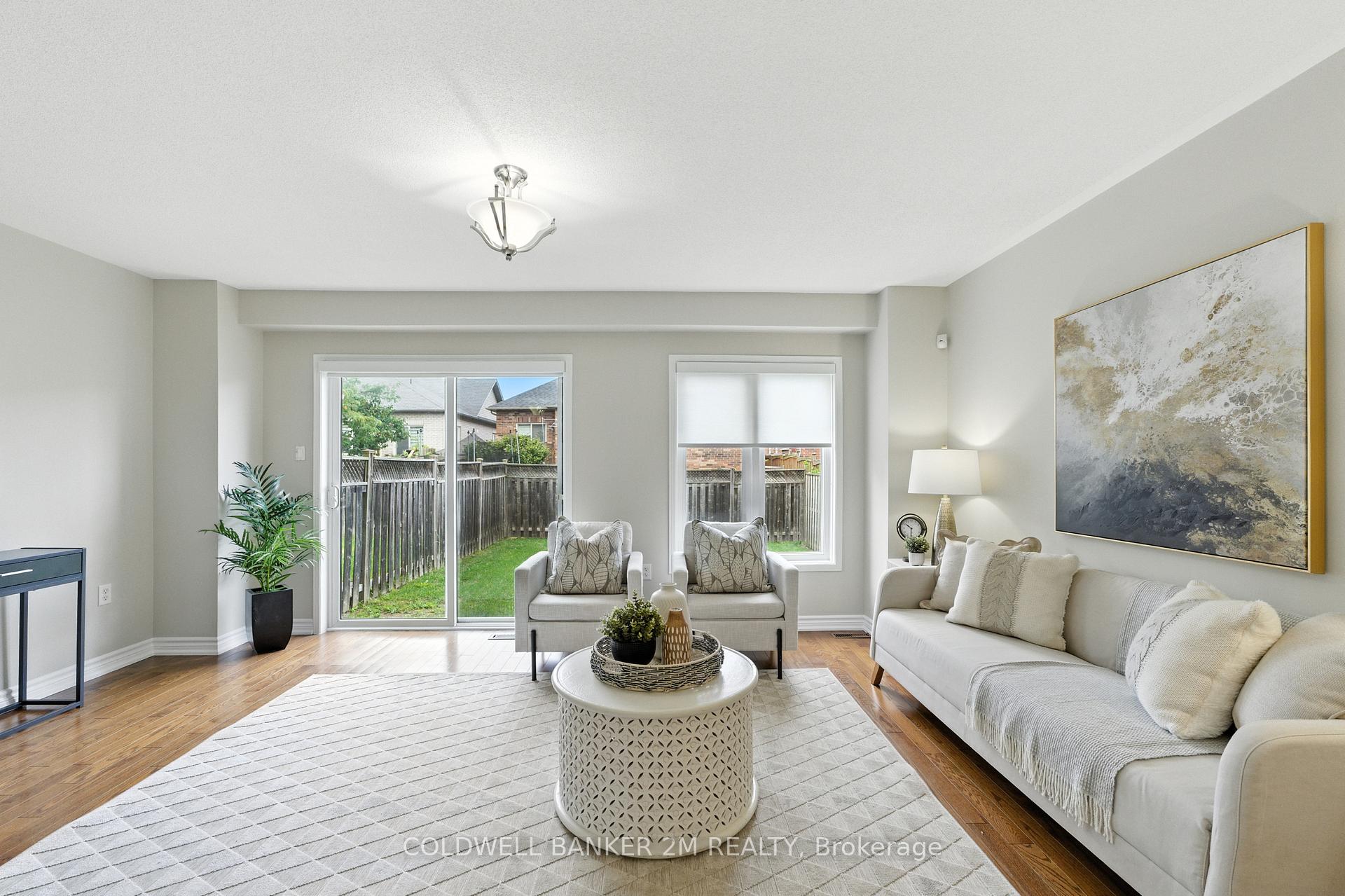 Photo 11 of 49 Neill Avenue, Whitby, Rolling Acres — HOMEH