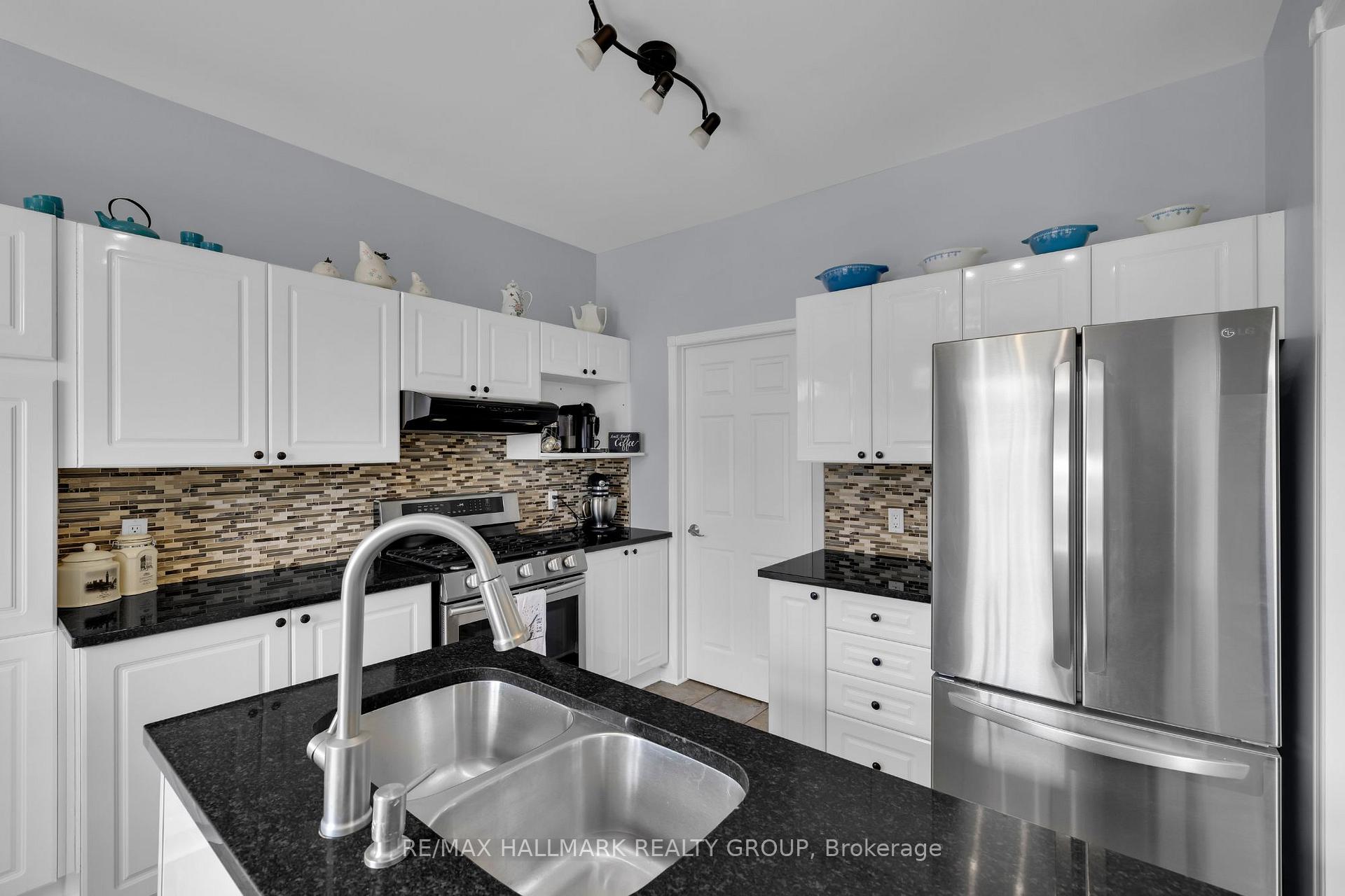 Photo 13 of 4136 Wolfe Point Way, Ottawa, Riverside South/Gloucester Glen — HOMEH