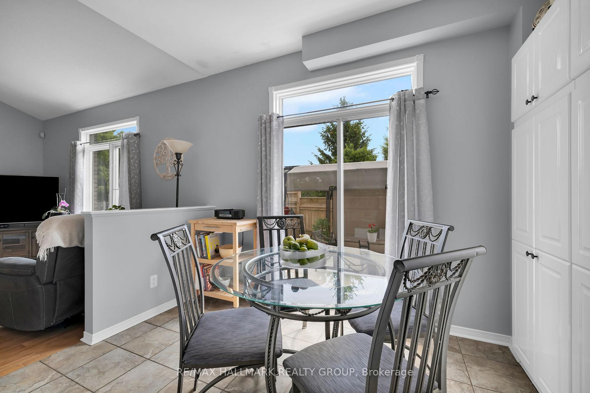 Photo 16 of 4136 Wolfe Point Way, Ottawa, Riverside South/Gloucester Glen — HOMEH
