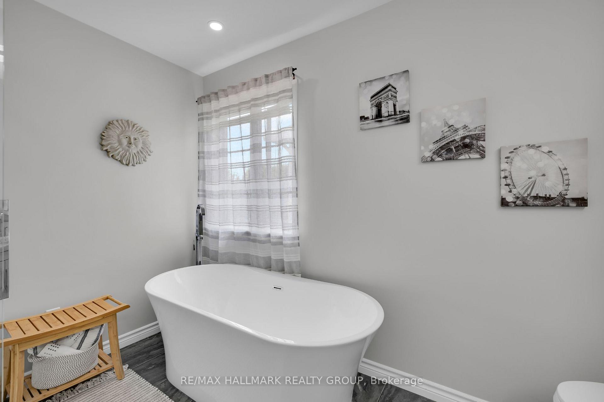 Photo 24 of 4136 Wolfe Point Way, Ottawa, Riverside South/Gloucester Glen — HOMEH