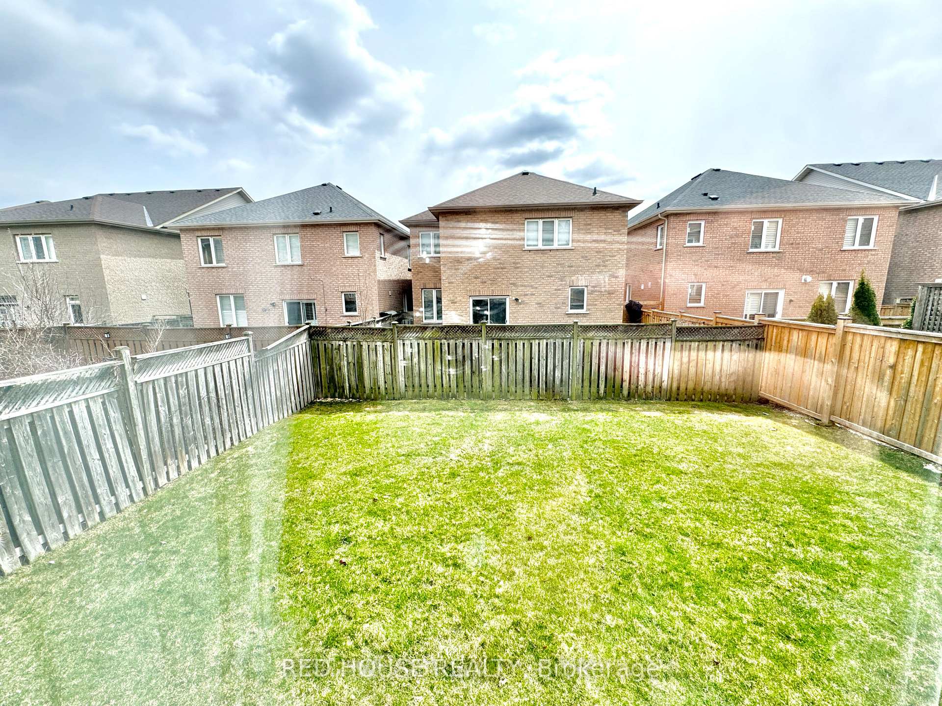 Photo 29 of 21 Mistysugar Trail, Vaughan, Patterson — HOMEH
