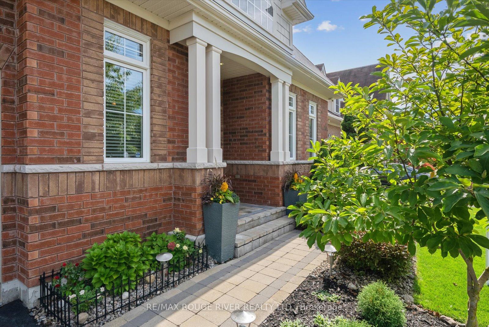 Photo 6 of 47 Montana Crescent, Whitby, Brooklin — HOMEH