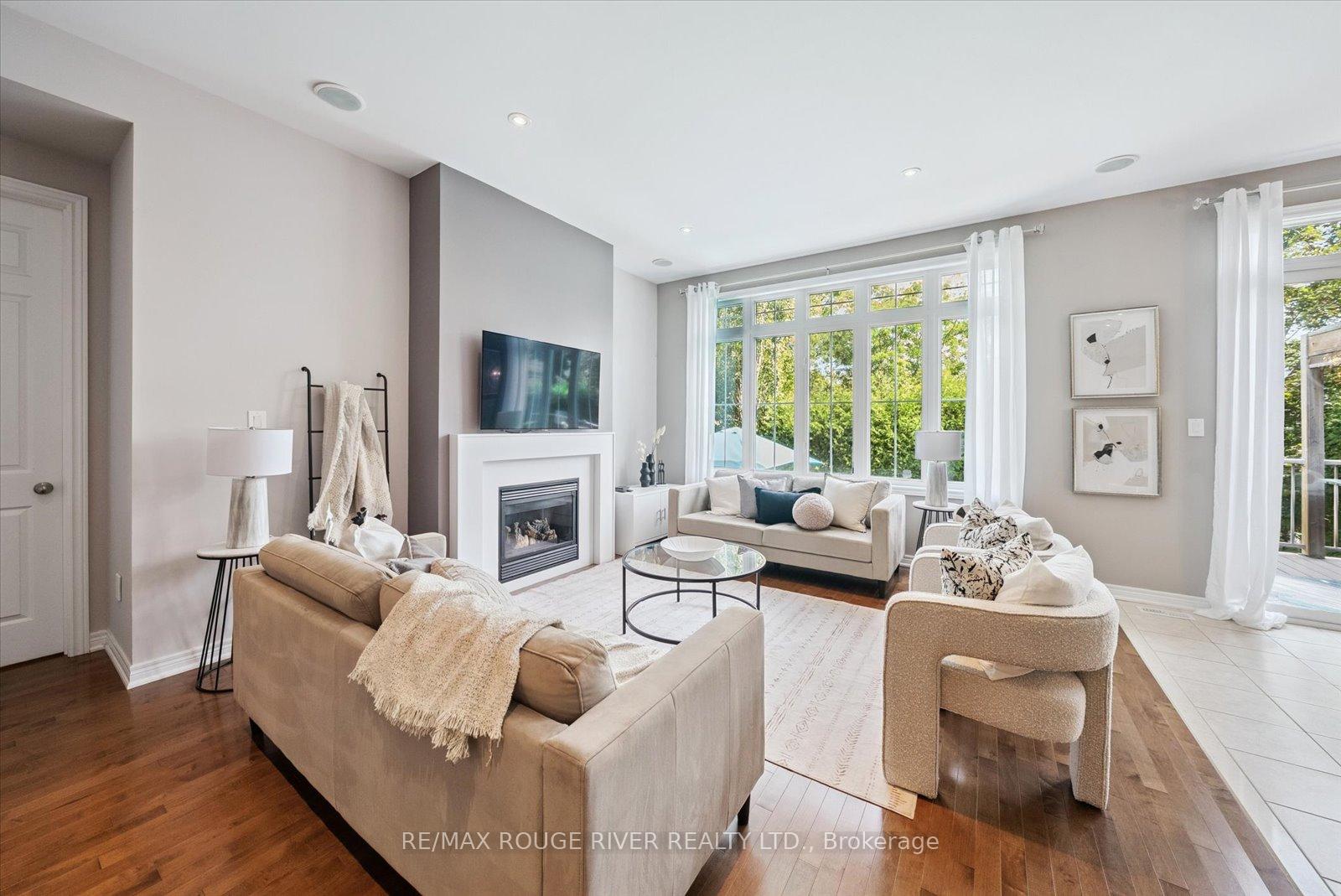 Photo 10 of 47 Montana Crescent, Whitby, Brooklin — HOMEH