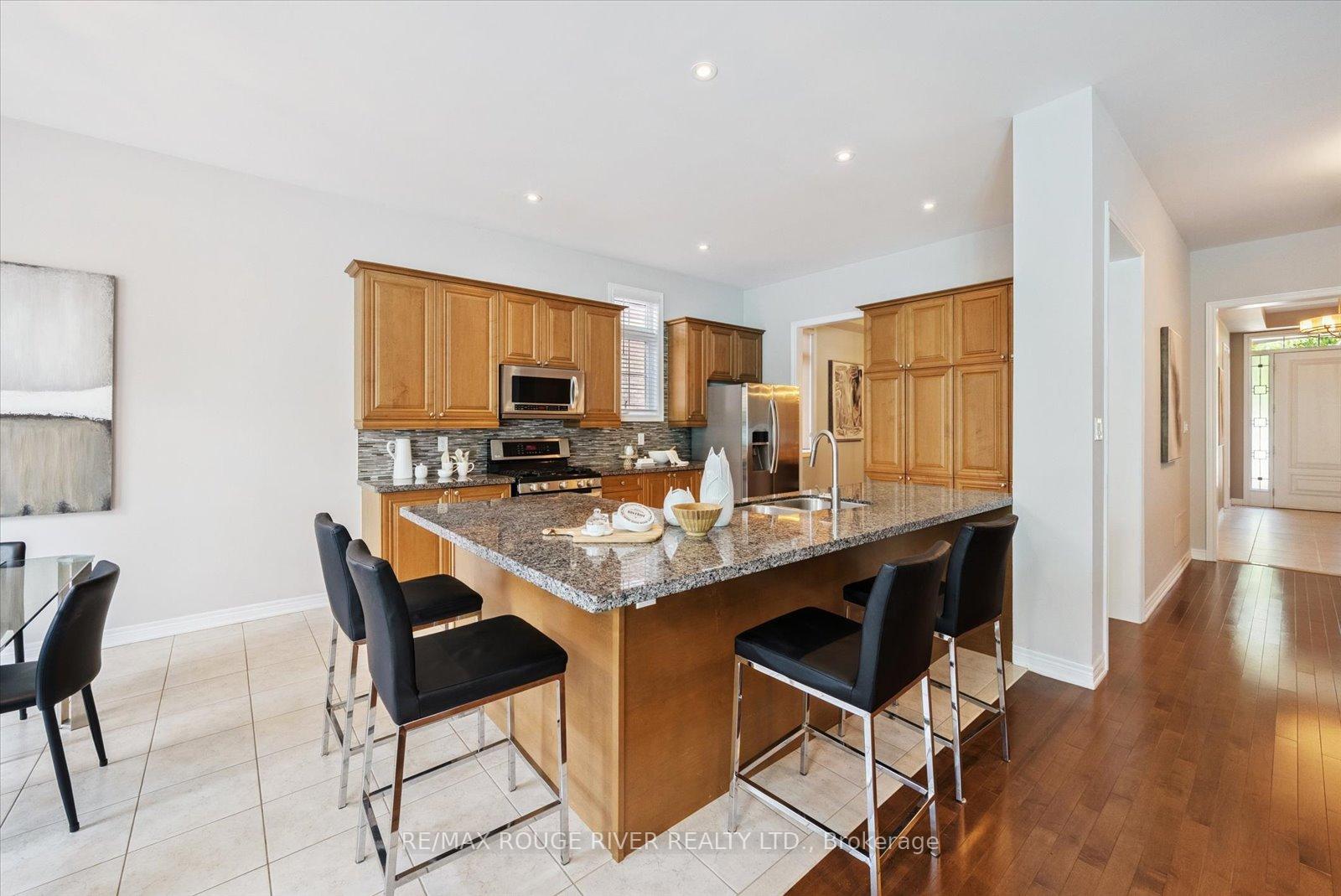 Photo 13 of 47 Montana Crescent, Whitby, Brooklin — HOMEH