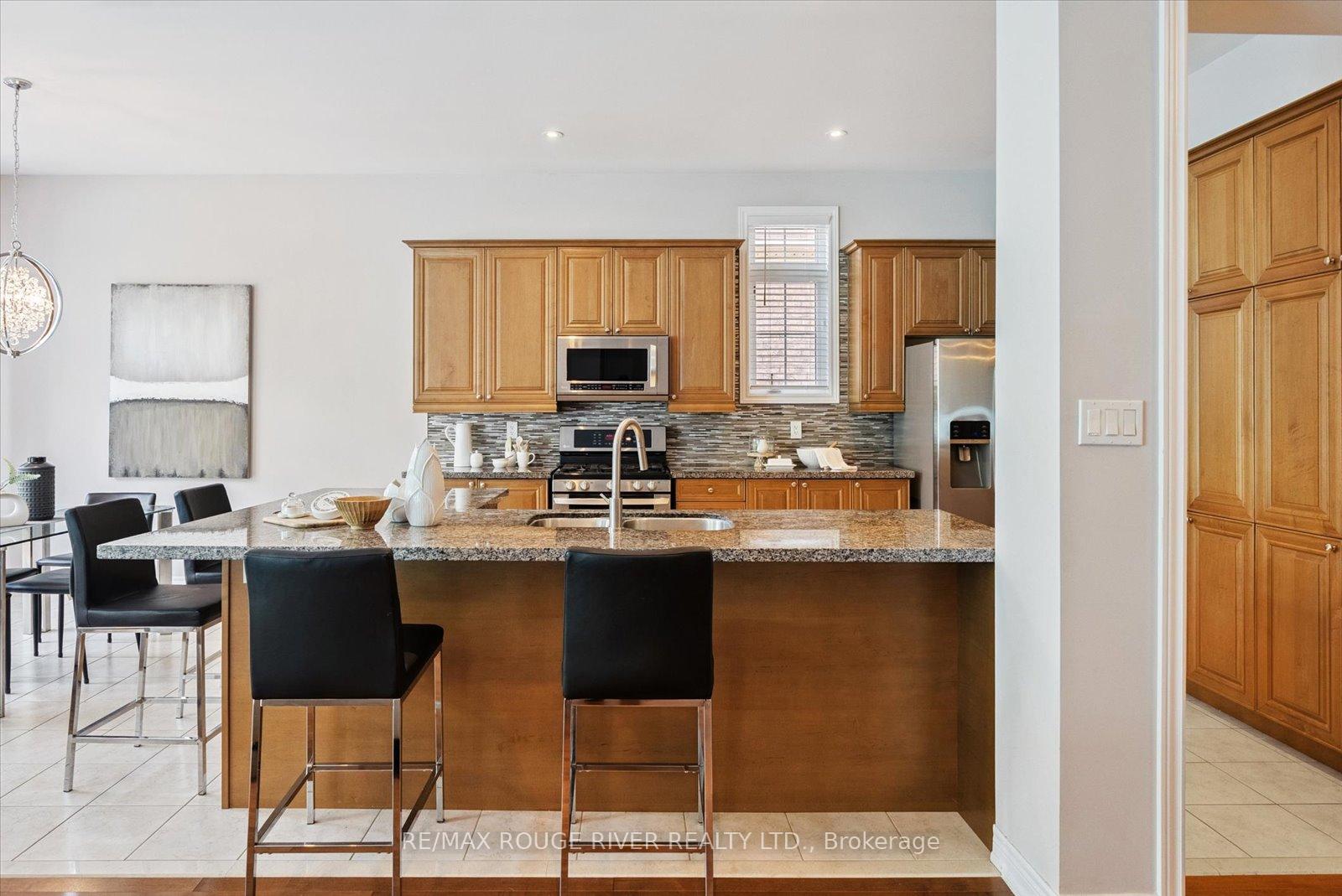 Photo 14 of 47 Montana Crescent, Whitby, Brooklin — HOMEH