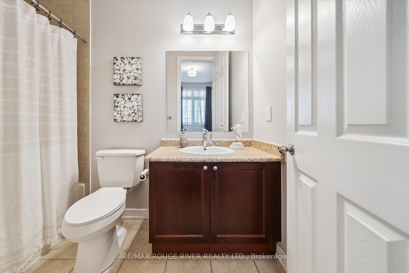 Photo 23 of 47 Montana Crescent, Whitby, Brooklin — HOMEH