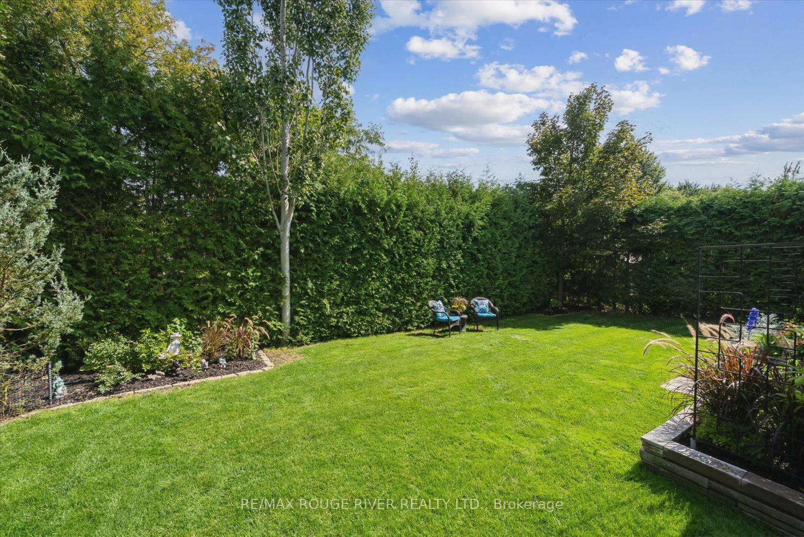 Photo 43 of 47 Montana Crescent, Whitby, Brooklin — HOMEH
