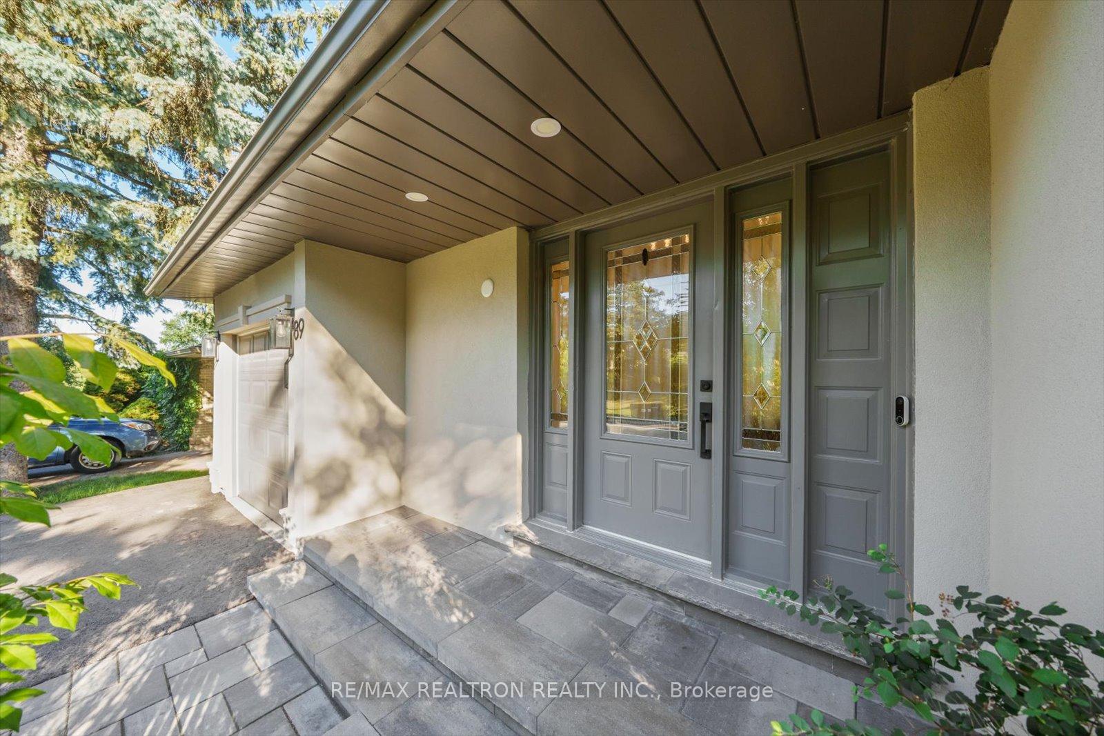 Photo 3 of 89 Devins Drive, Aurora, Aurora Heights — HOMEH