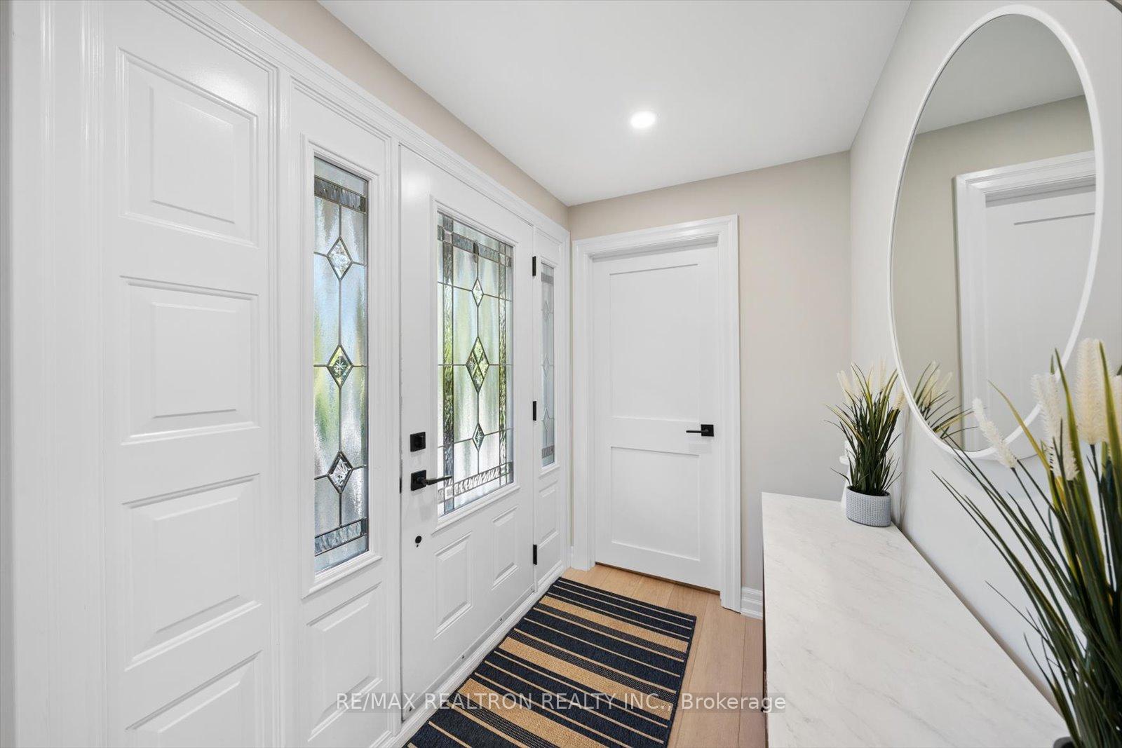 Photo 2 of 89 Devins Drive, Aurora, Aurora Heights — HOMEH