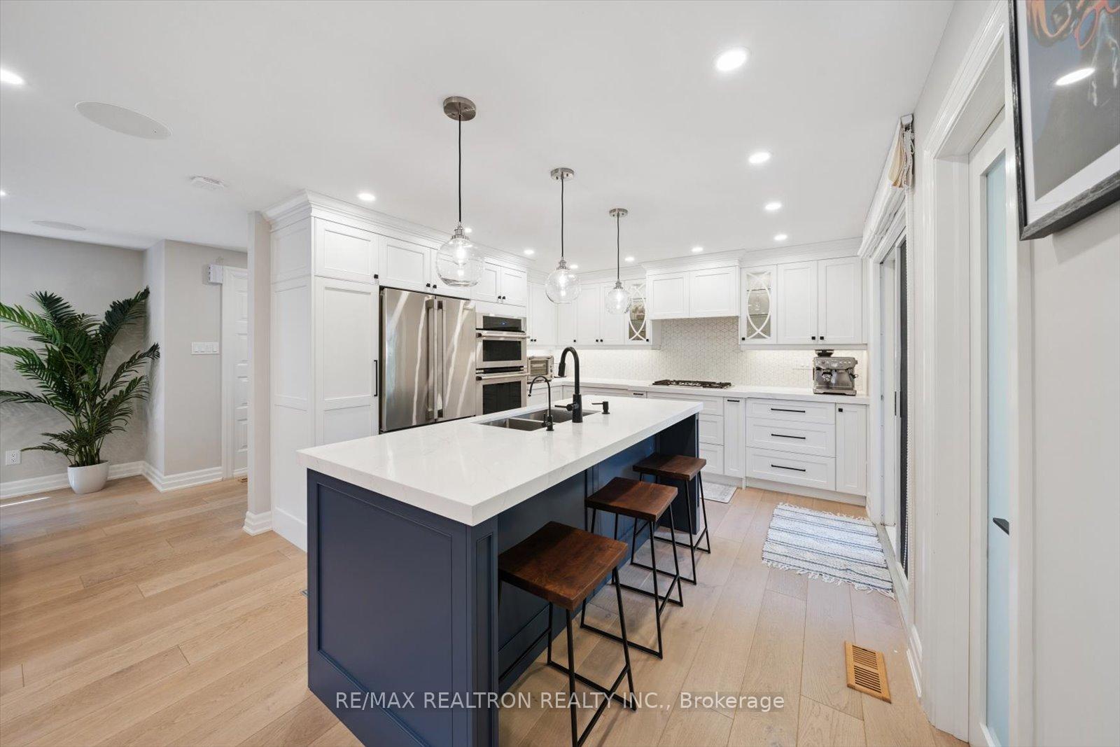 Photo 20 of 89 Devins Drive, Aurora, Aurora Heights — HOMEH