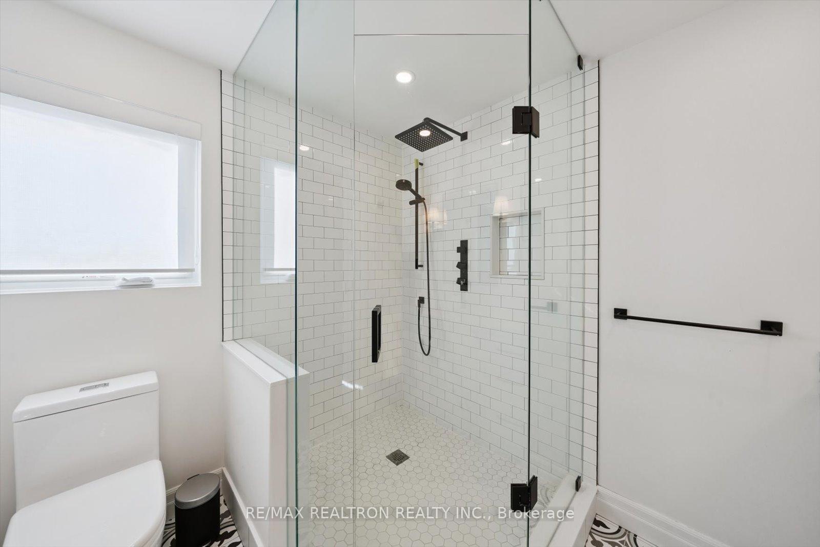 Photo 9 of 89 Devins Drive, Aurora, Aurora Heights — HOMEH