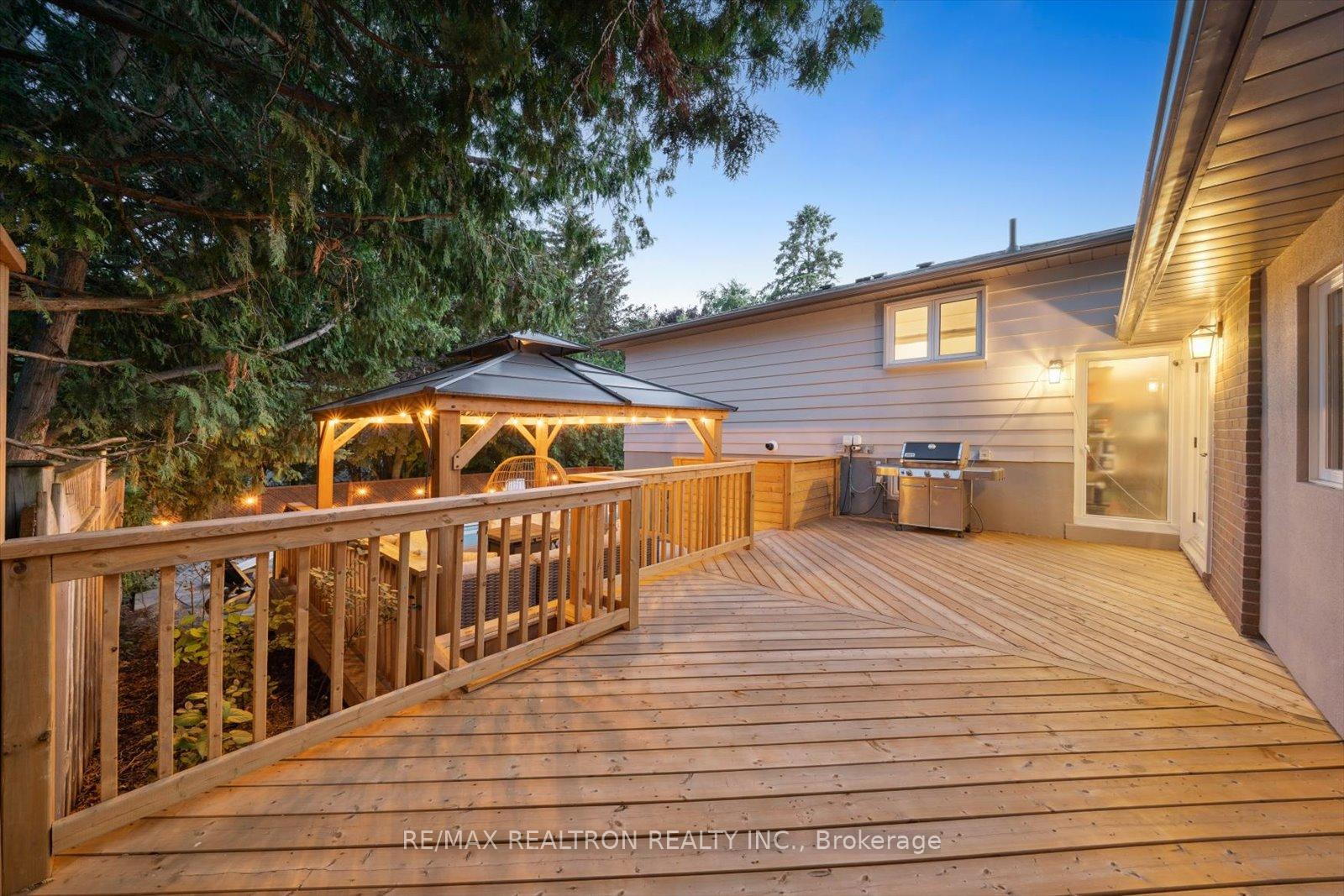 Photo 33 of 89 Devins Drive, Aurora, Aurora Heights — HOMEH