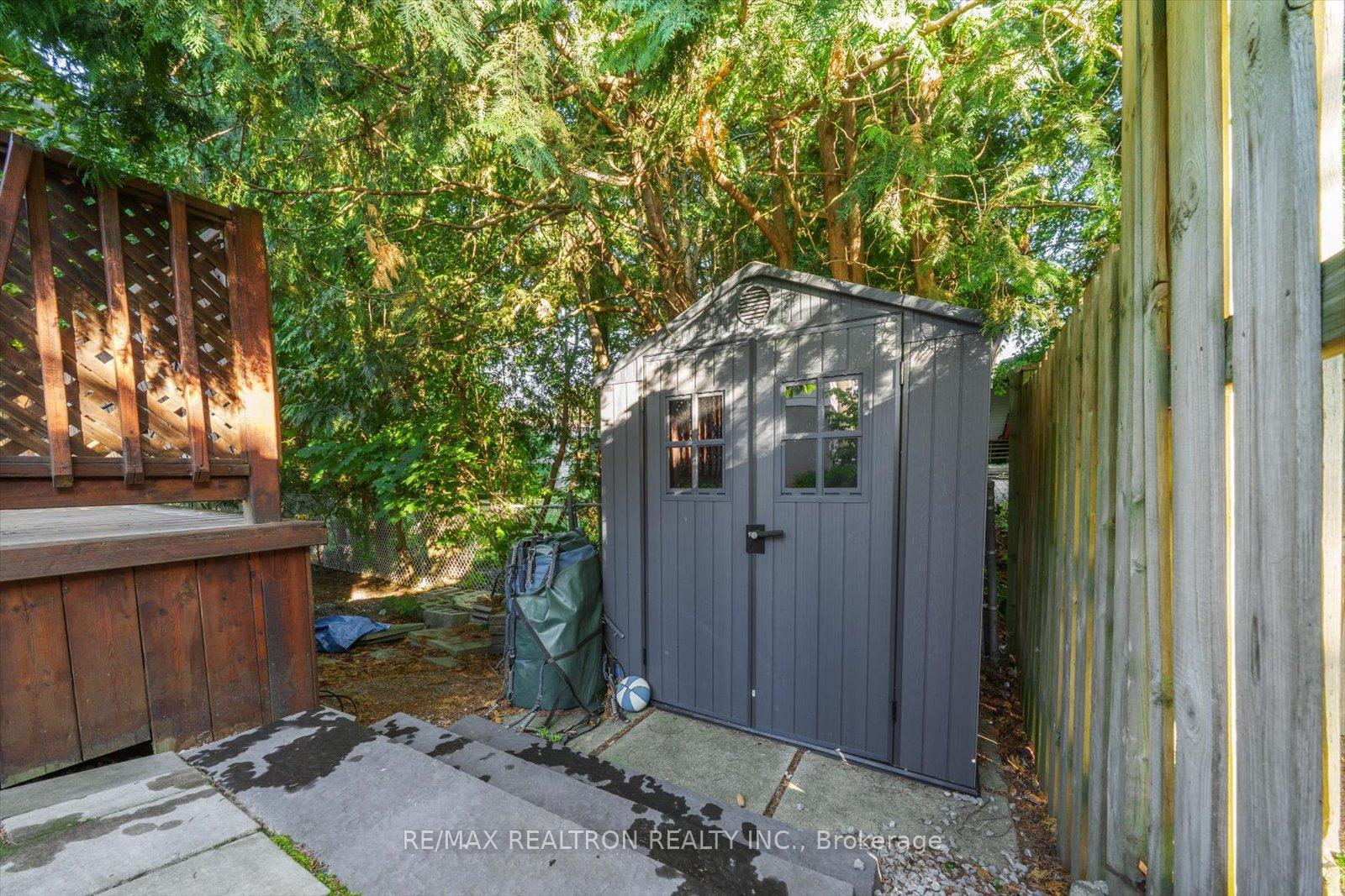 Photo 36 of 89 Devins Drive, Aurora, Aurora Heights — HOMEH