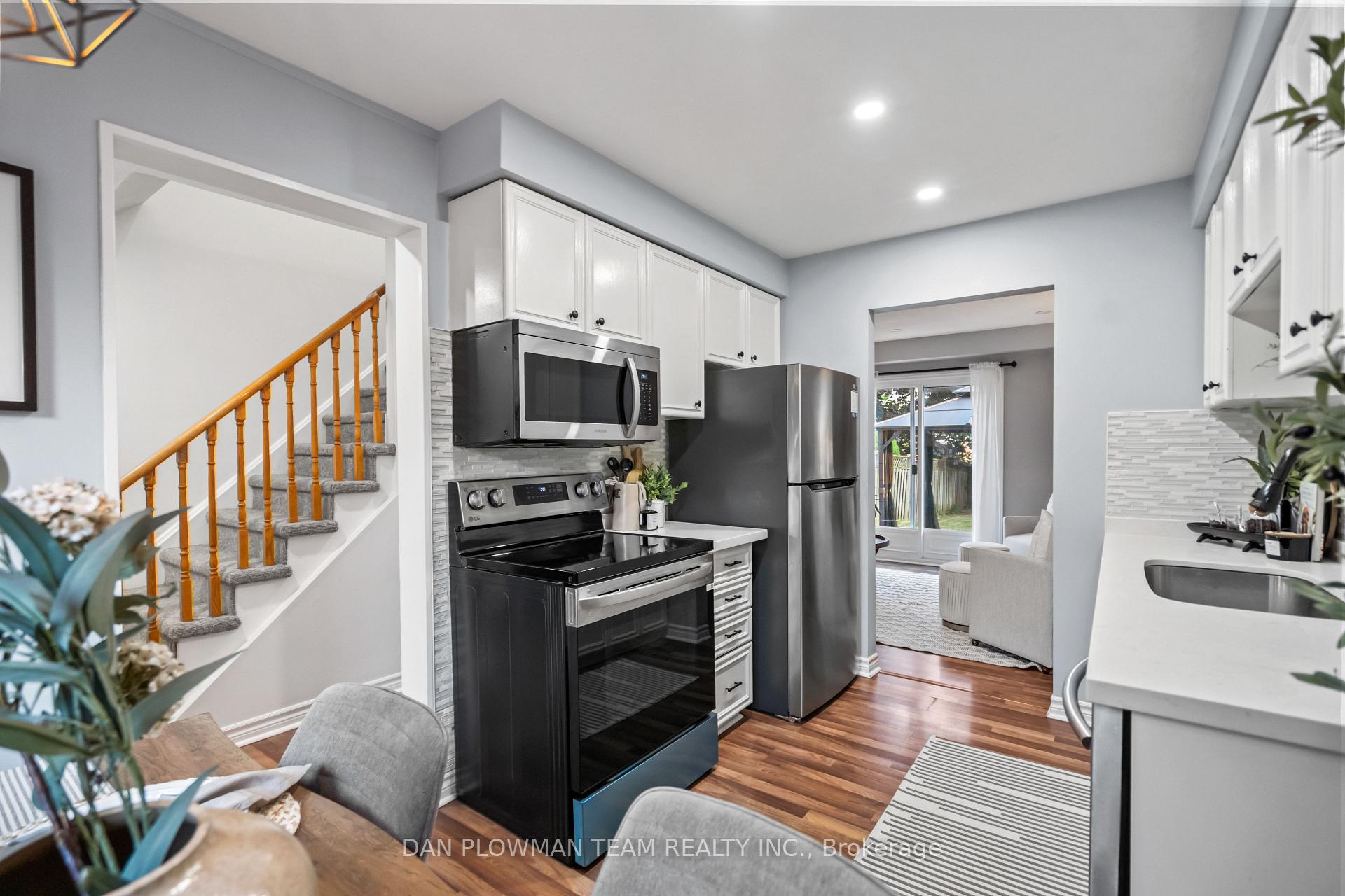 Photo 6 of 39 Dorvis Drive, Whitby, Blue Grass Meadows — HOMEH
