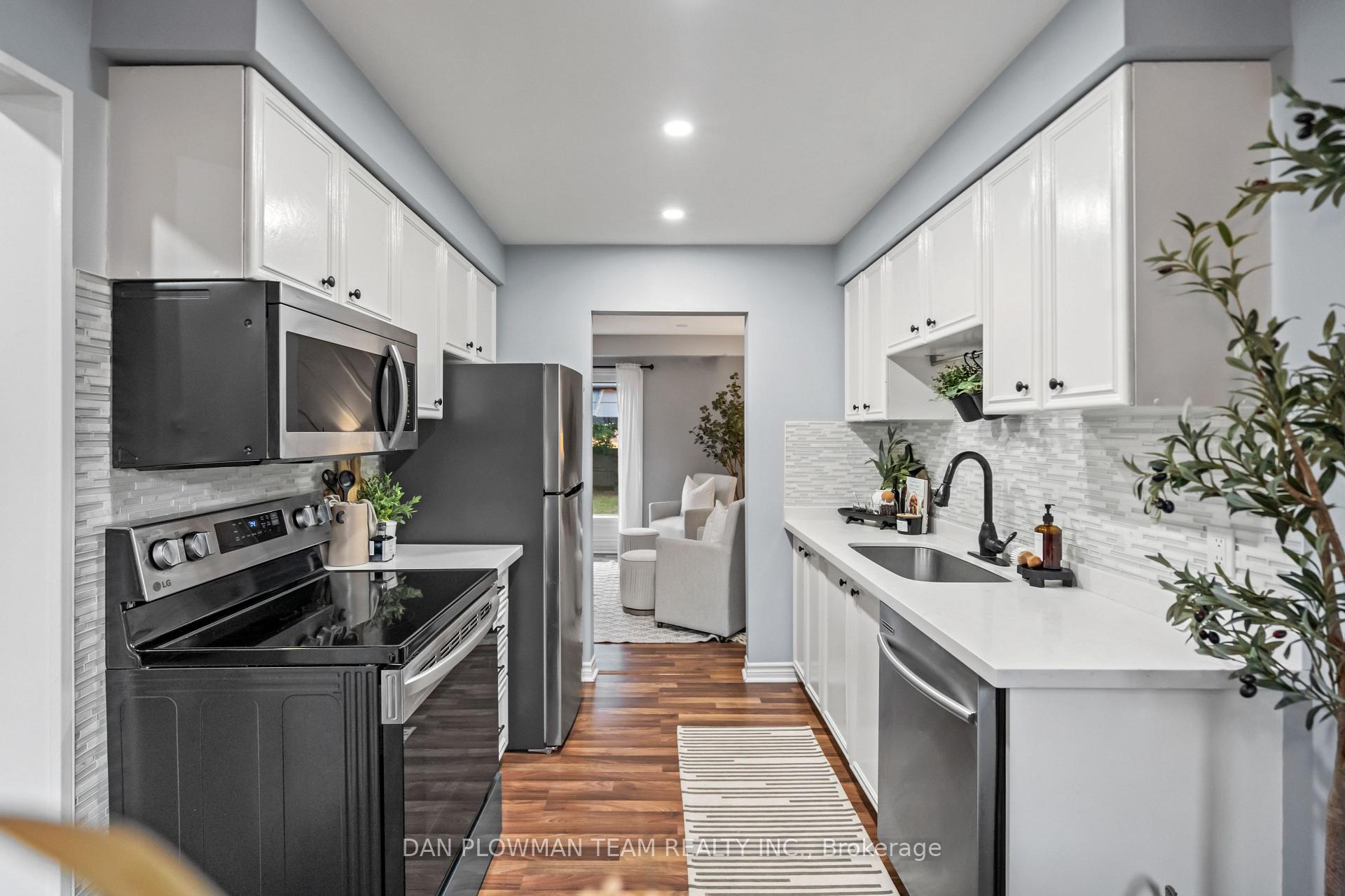 Photo 7 of 39 Dorvis Drive, Whitby, Blue Grass Meadows — HOMEH