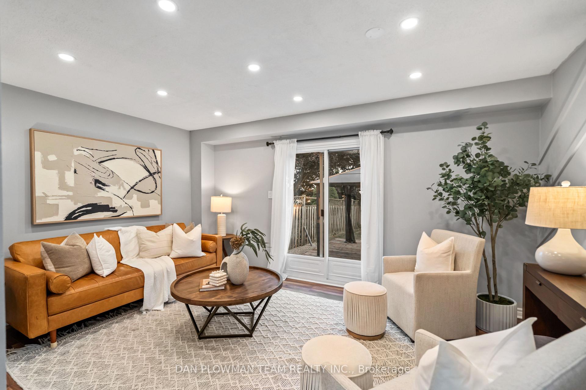 Photo 12 of 39 Dorvis Drive, Whitby, Blue Grass Meadows — HOMEH