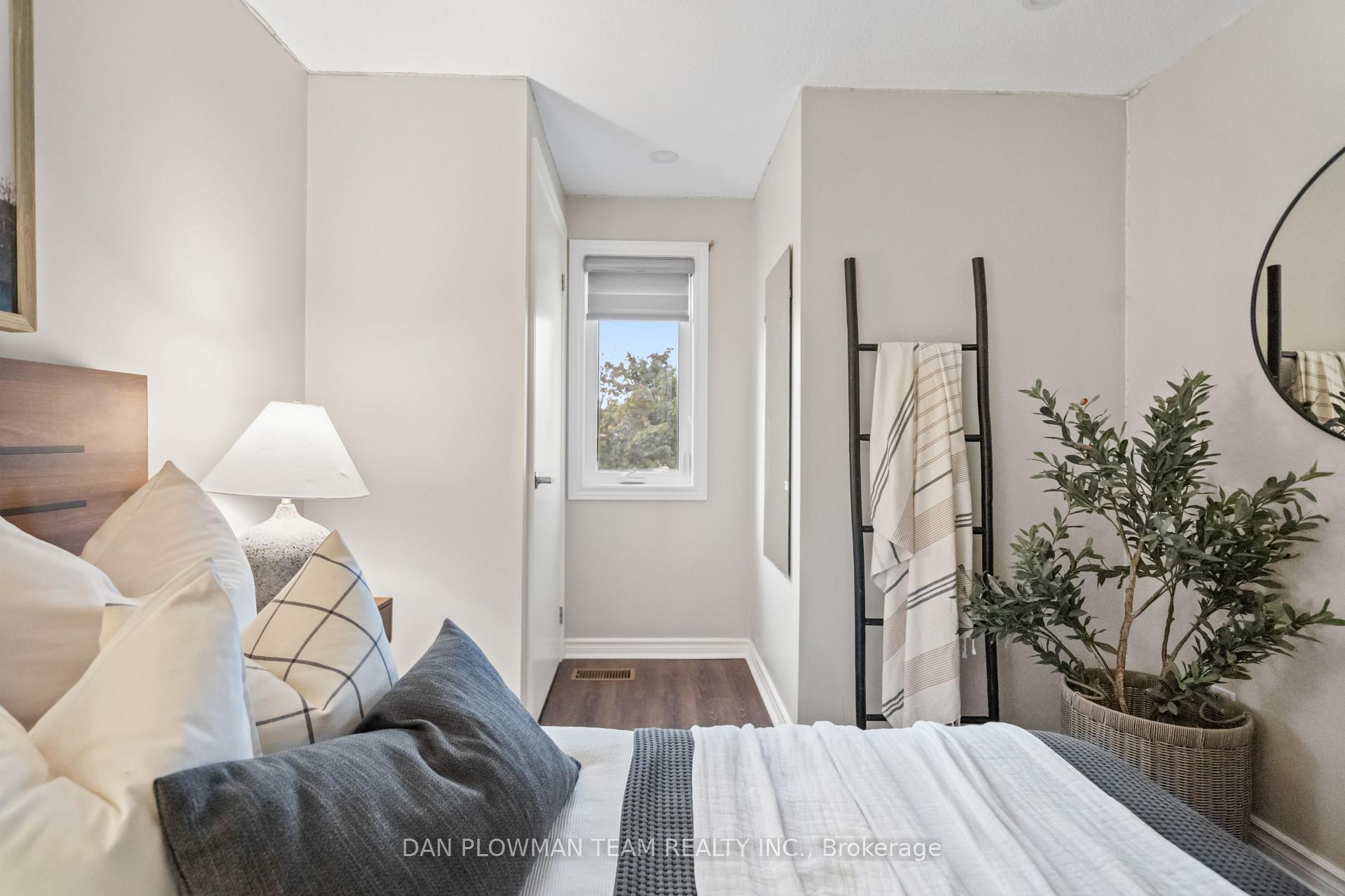 Photo 19 of 39 Dorvis Drive, Whitby, Blue Grass Meadows — HOMEH