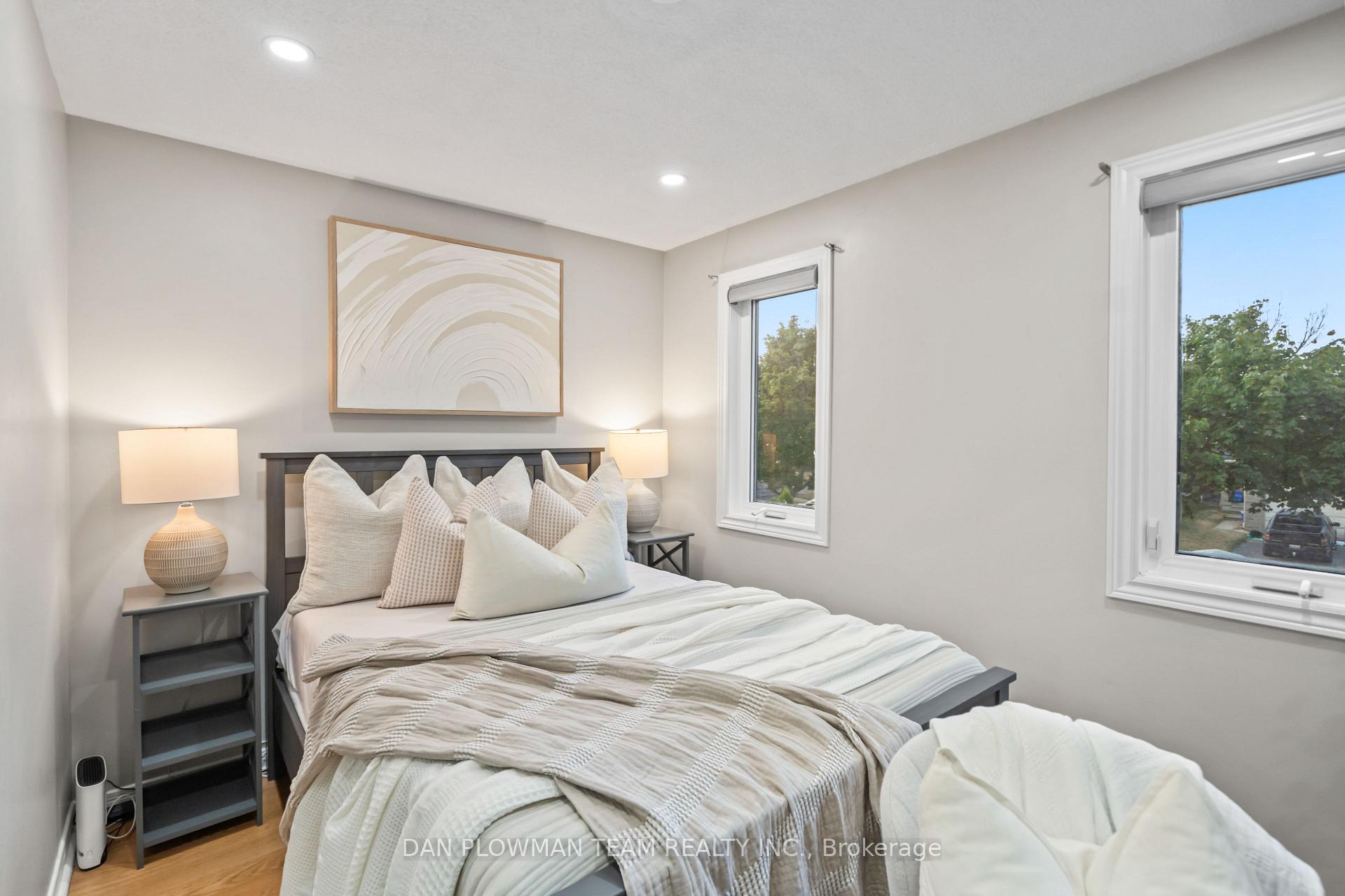 Photo 20 of 39 Dorvis Drive, Whitby, Blue Grass Meadows — HOMEH