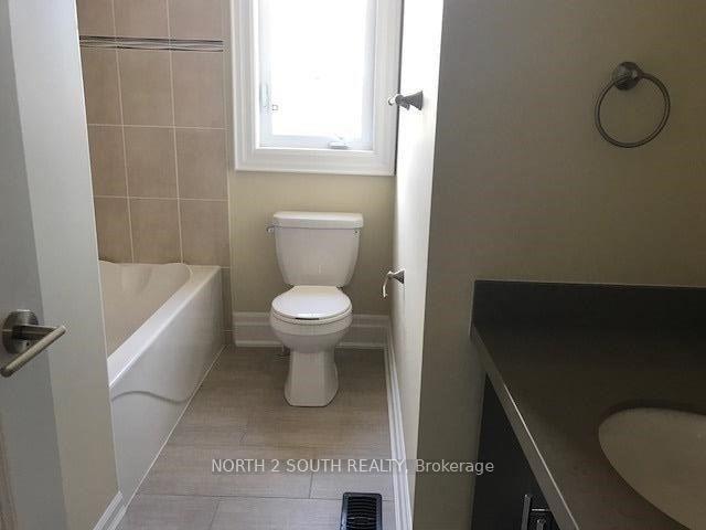 Photo 8 of 168 Gentile Circle, Vaughan, Elder Mills — HOMEH