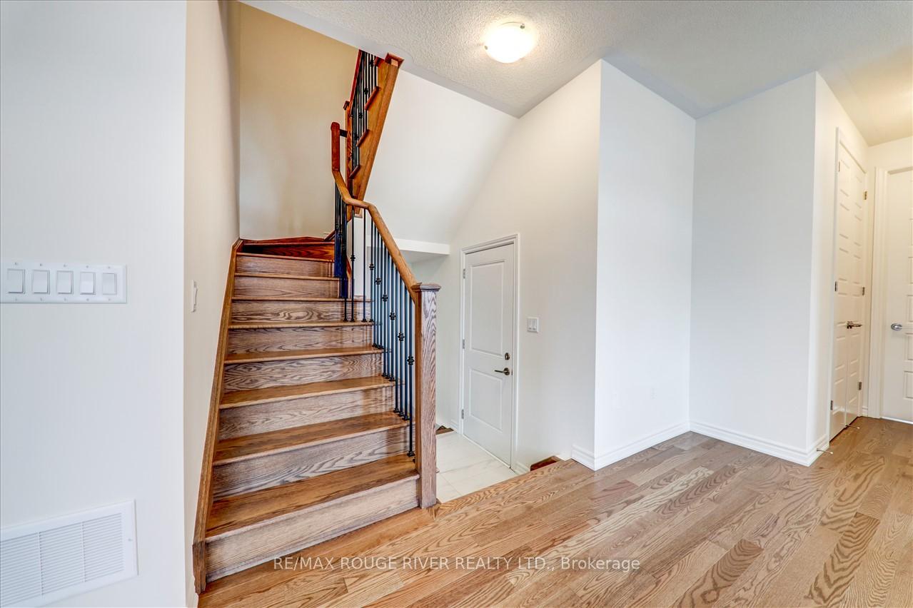 Photo 12 of 39 Floodgate Road, Whitby, Rural Whitby — HOMEH