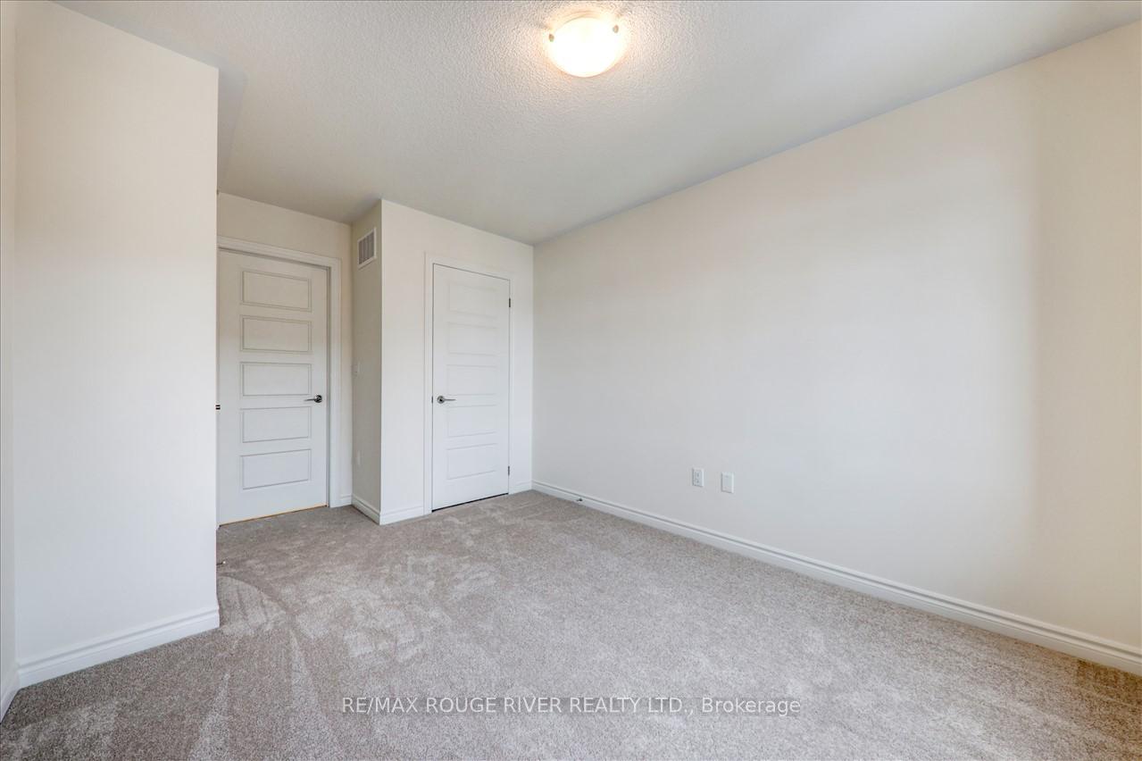 Photo 17 of 39 Floodgate Road, Whitby, Rural Whitby — HOMEH