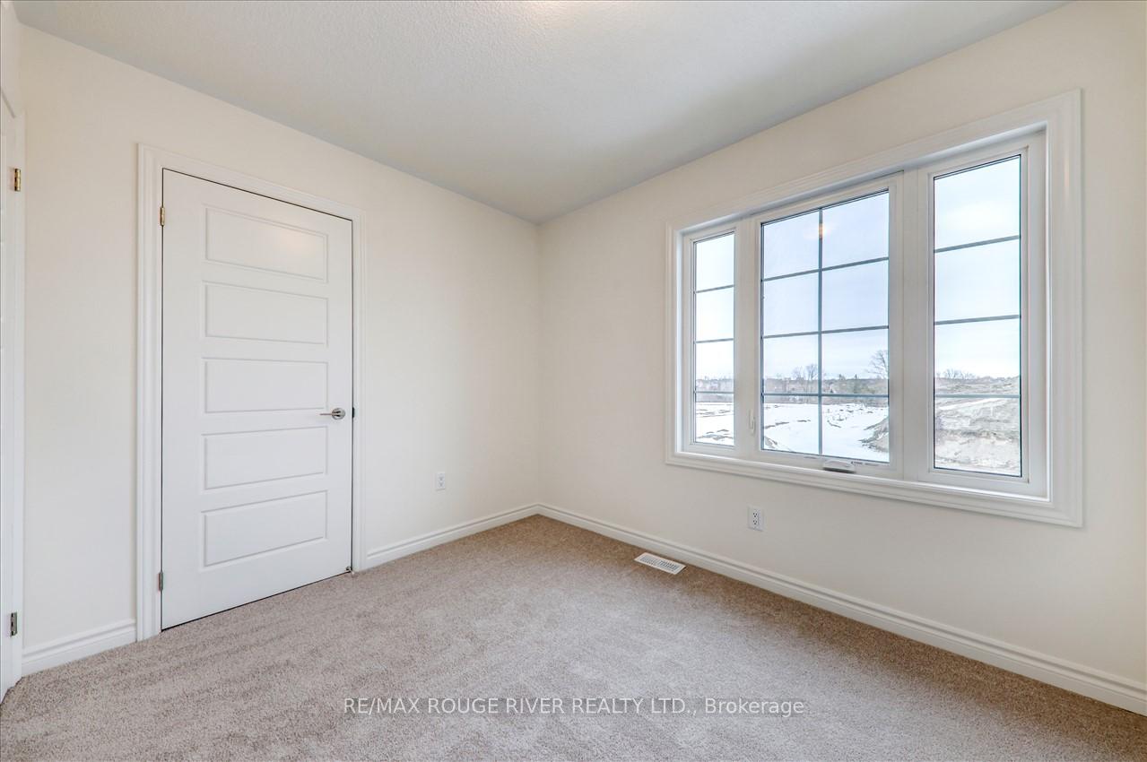 Photo 21 of 39 Floodgate Road, Whitby, Rural Whitby — HOMEH
