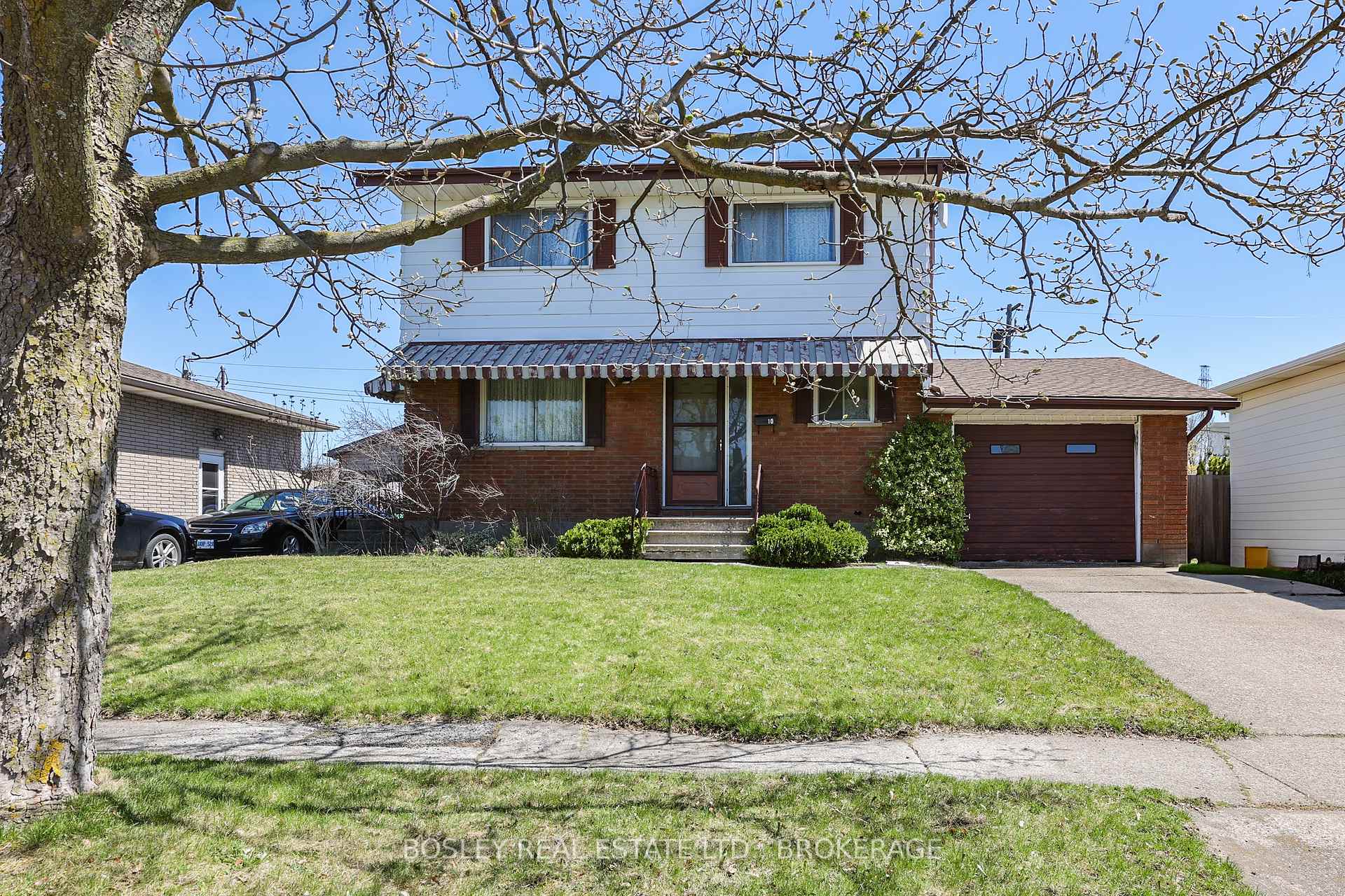 Front of 10 Strathmore Crescent