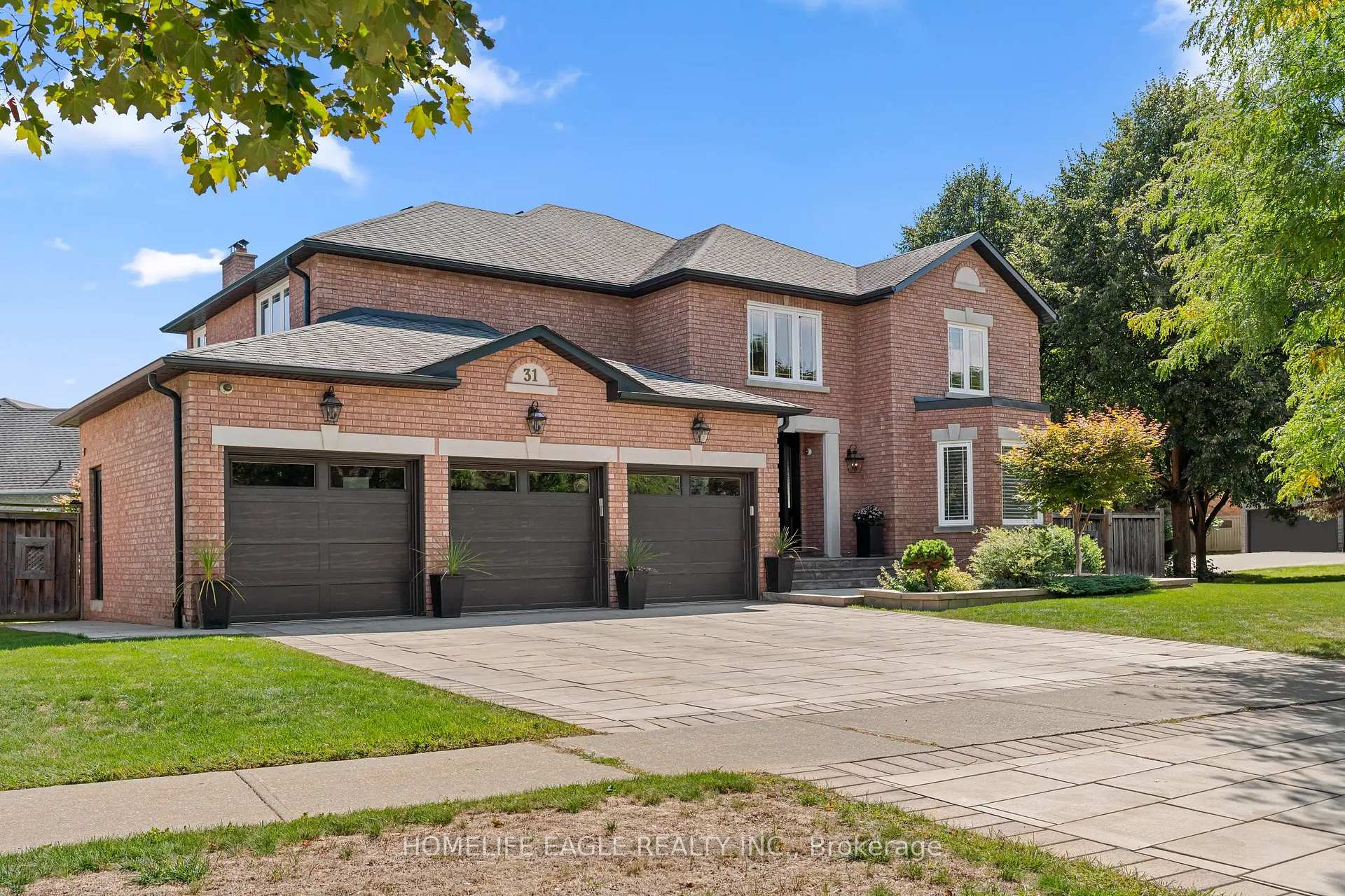 Front of 31 Modesto Gardens