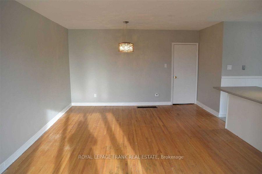 Photo 7 of Unit Upper, 207 Rosedale Drive, Whitby, Downtown Whitby — HOMEH