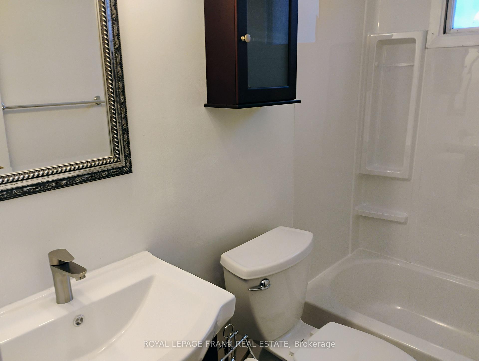 Photo 8 of Unit Upper, 207 Rosedale Drive, Whitby, Downtown Whitby — HOMEH