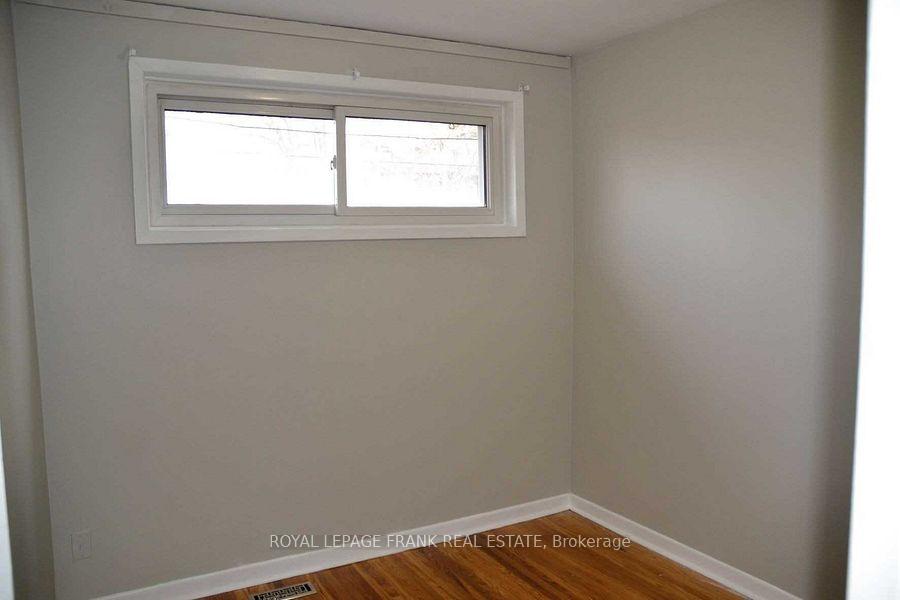 Photo 11 of Unit Upper, 207 Rosedale Drive, Whitby, Downtown Whitby — HOMEH