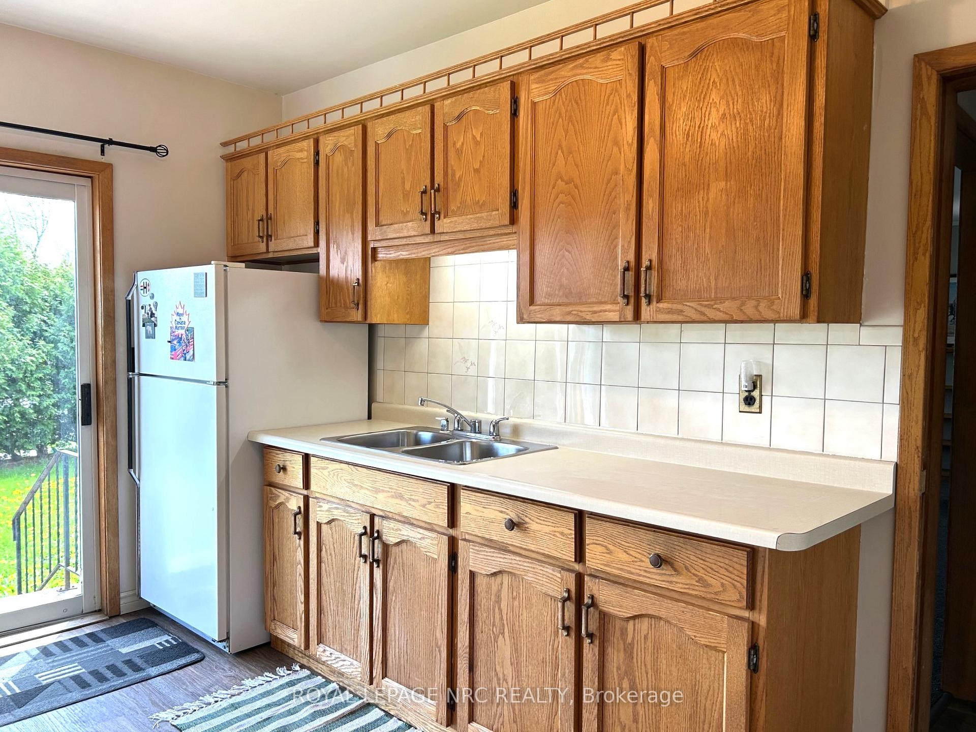 Photo 2 of 1 Klines Avenue, Welland, Broadway — HOMEH