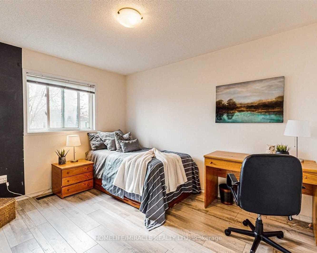 Photo 8 of 20 Forecastle Road, Whitby, Port Whitby — HOMEH