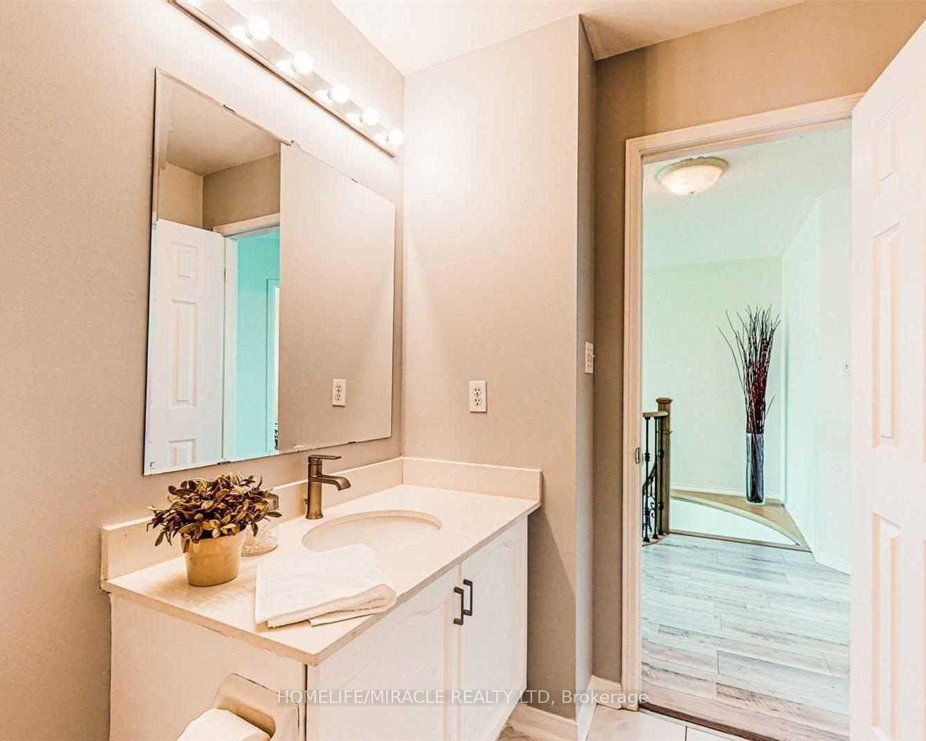 Photo 9 of 20 Forecastle Road, Whitby, Port Whitby — HOMEH