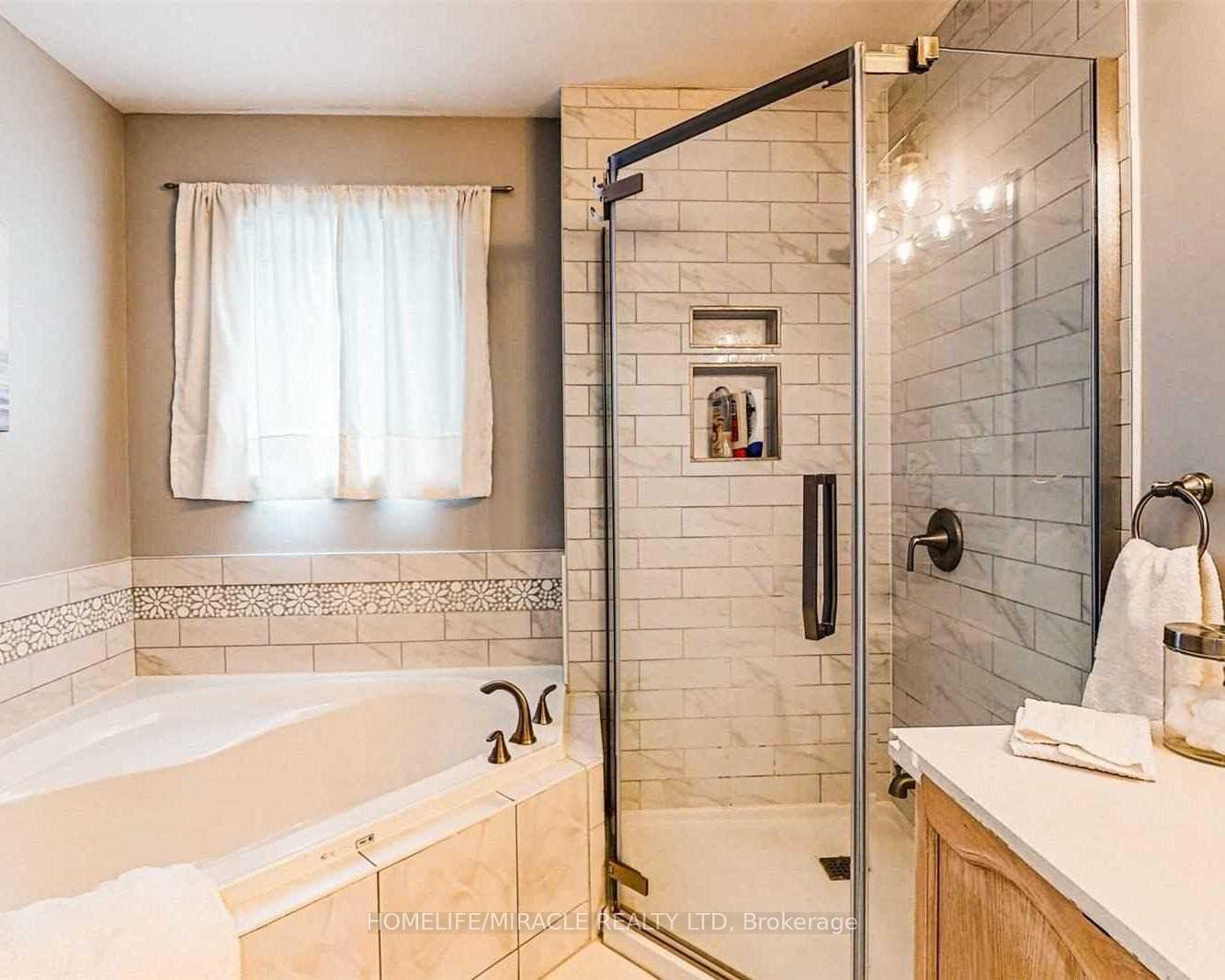 Photo 13 of 20 Forecastle Road, Whitby, Port Whitby — HOMEH