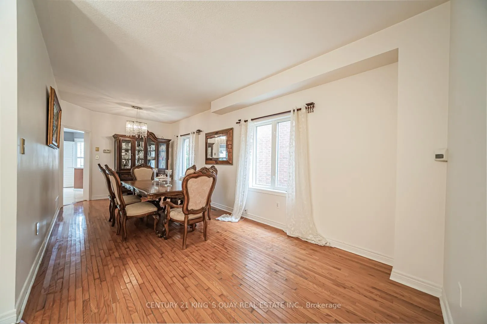 Photo 5 of 46 Pepperberry Road, Vaughan, Patterson — HOMEH