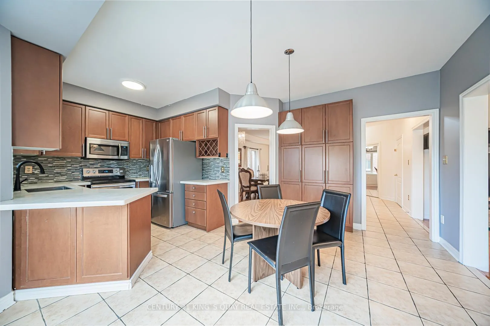 Photo 8 of 46 Pepperberry Road, Vaughan, Patterson — HOMEH