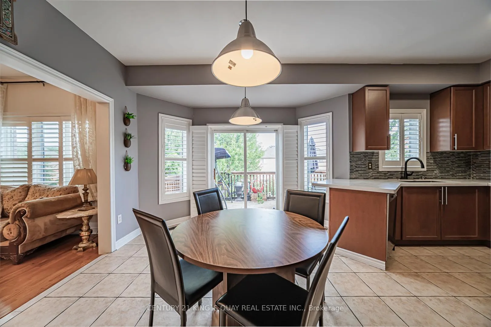 Photo 11 of 46 Pepperberry Road, Vaughan, Patterson — HOMEH