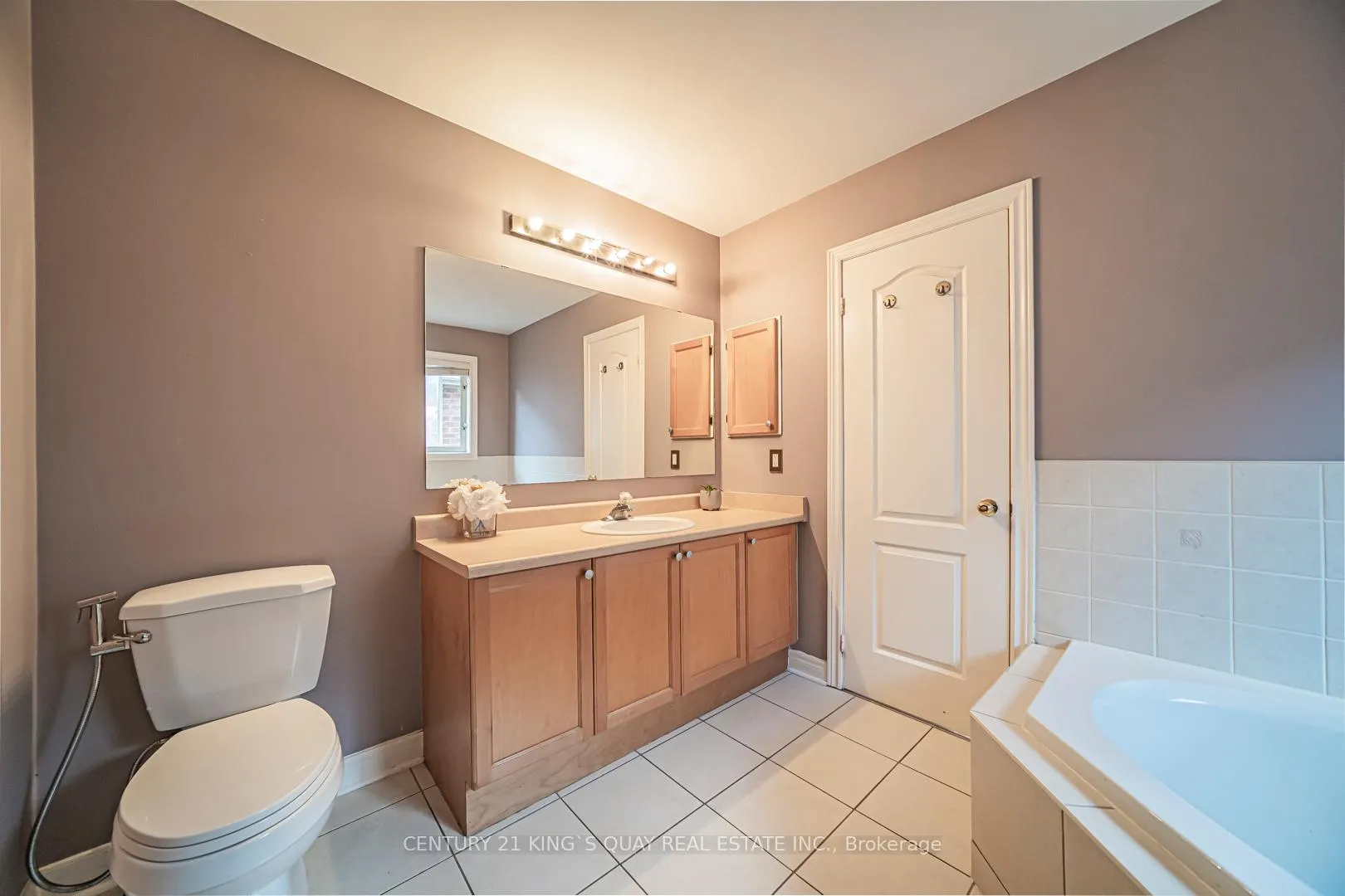 Photo 18 of 46 Pepperberry Road, Vaughan, Patterson — HOMEH