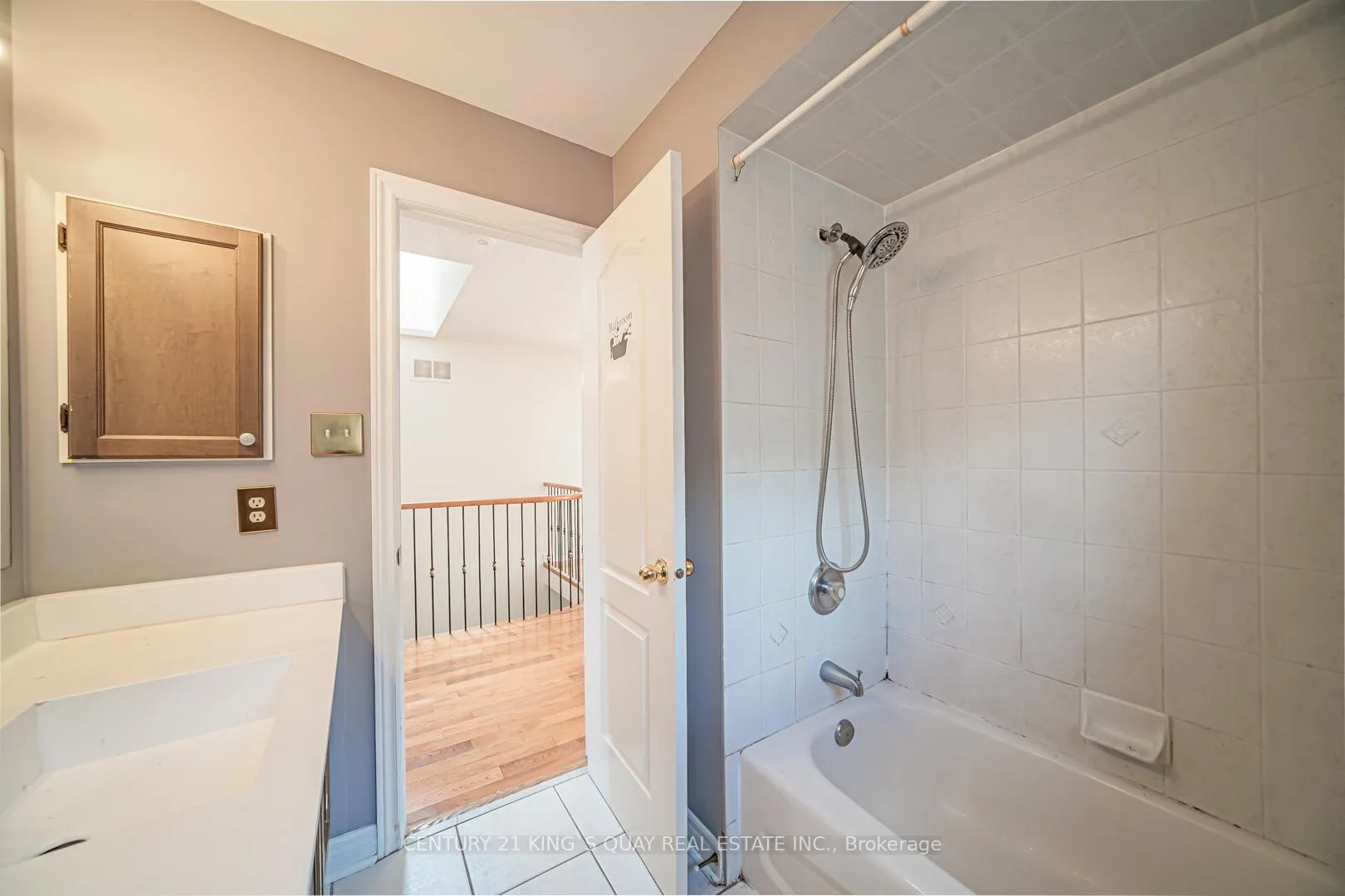 Photo 22 of 46 Pepperberry Road, Vaughan, Patterson — HOMEH