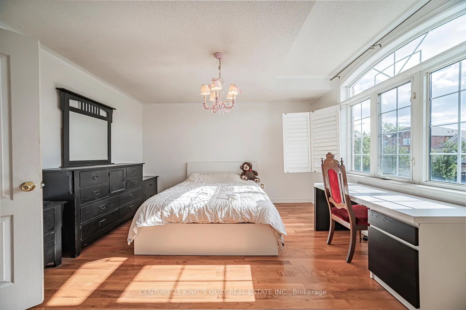 Photo 25 of 46 Pepperberry Road, Vaughan, Patterson — HOMEH