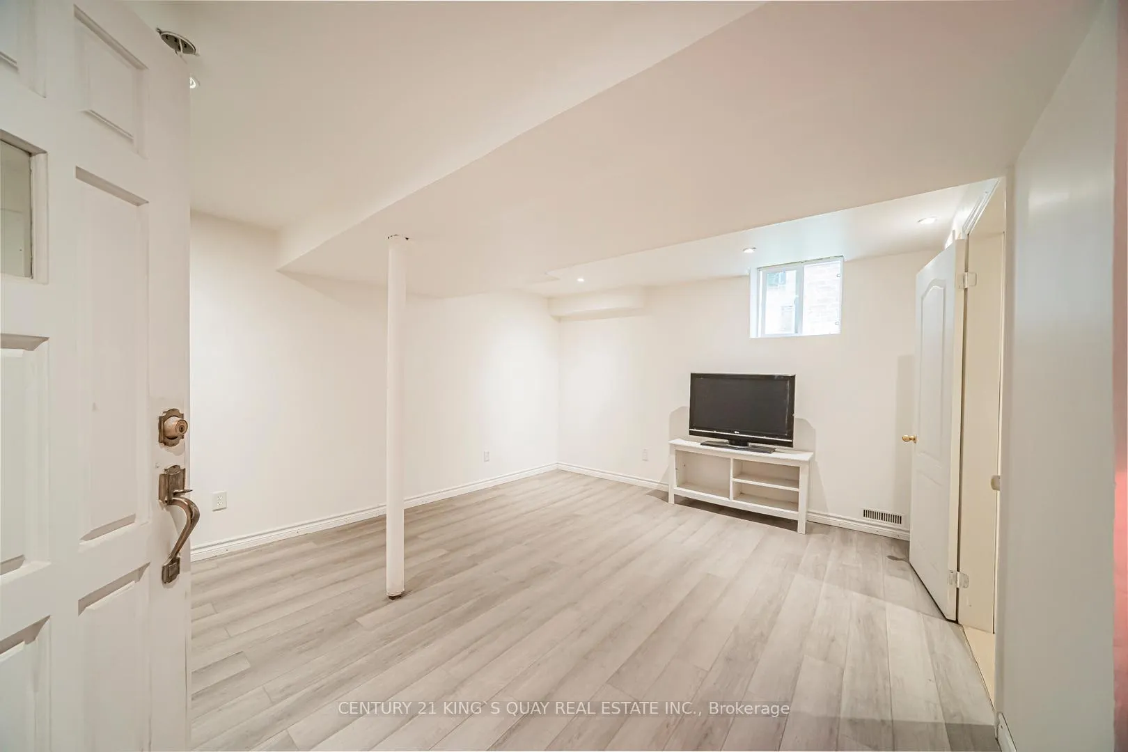 Photo 26 of 46 Pepperberry Road, Vaughan, Patterson — HOMEH