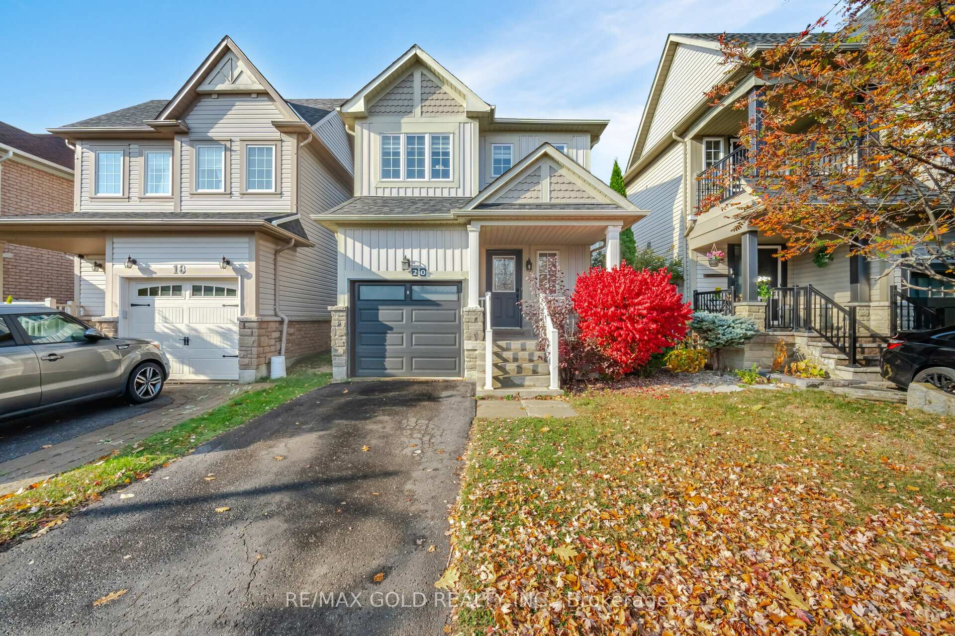Photo 2 of 20 Bettina Place, Whitby, Rolling Acres — HOMEH