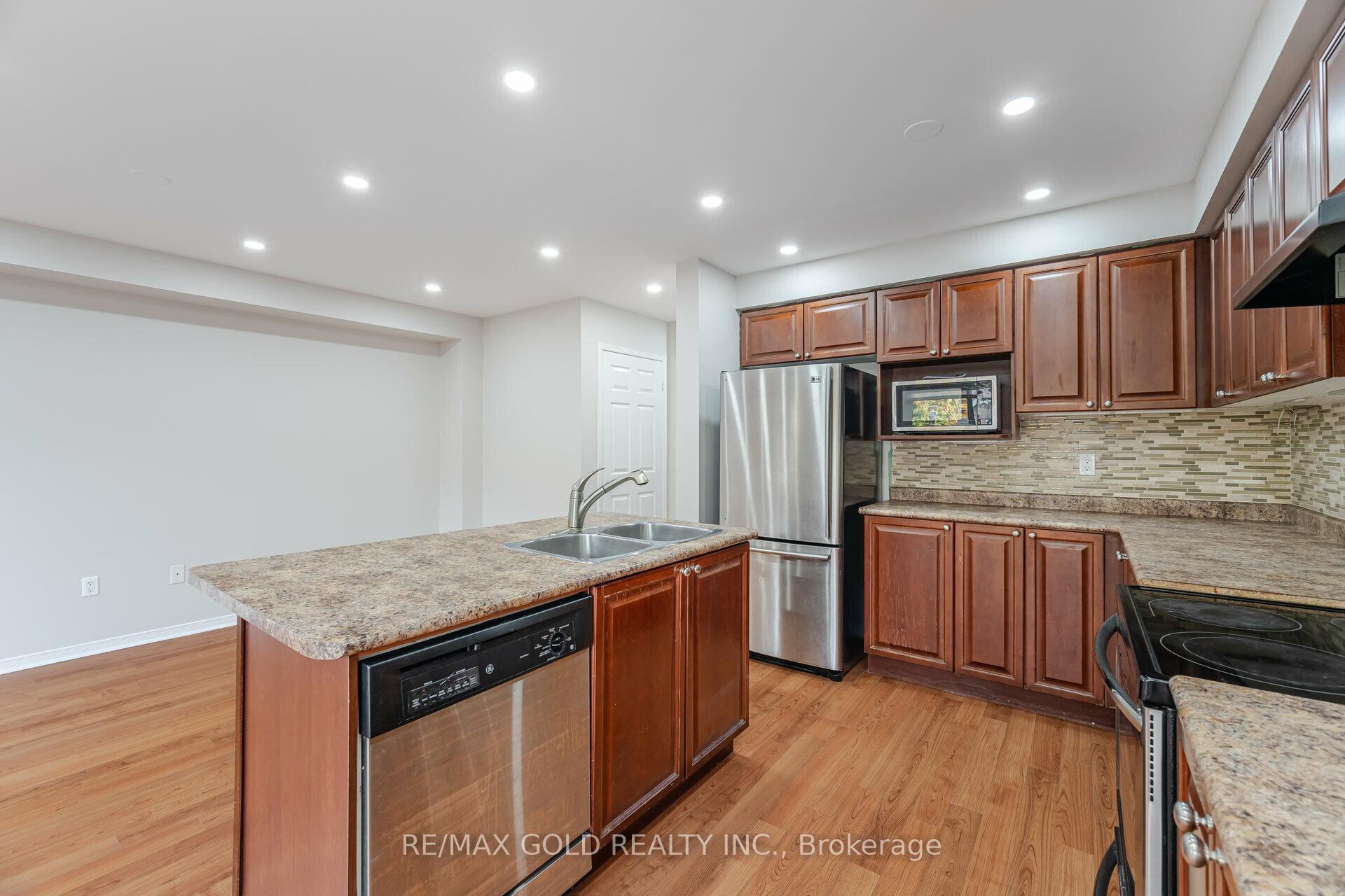 Photo 15 of 20 Bettina Place, Whitby, Rolling Acres — HOMEH