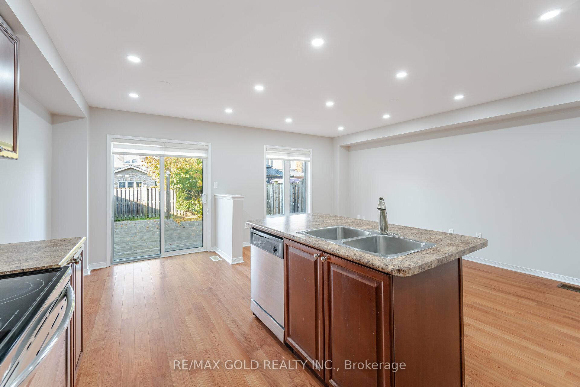 Photo 17 of 20 Bettina Place, Whitby, Rolling Acres — HOMEH