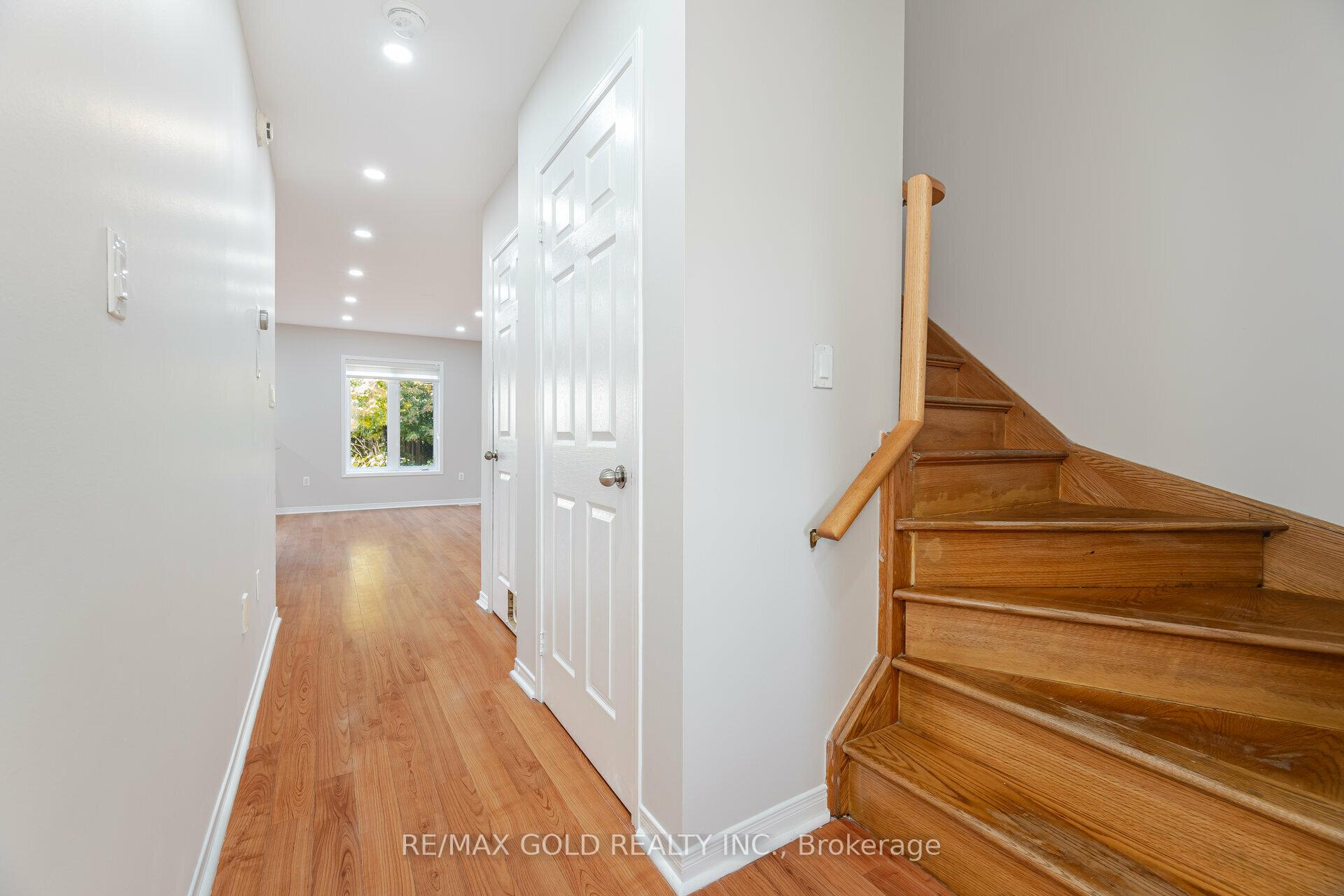 Photo 19 of 20 Bettina Place, Whitby, Rolling Acres — HOMEH