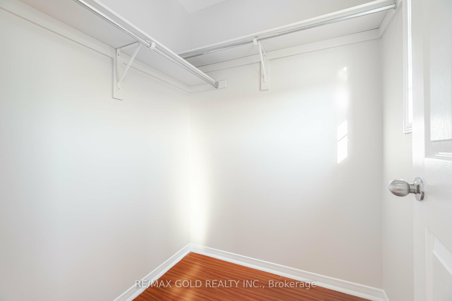 Photo 24 of 20 Bettina Place, Whitby, Rolling Acres — HOMEH