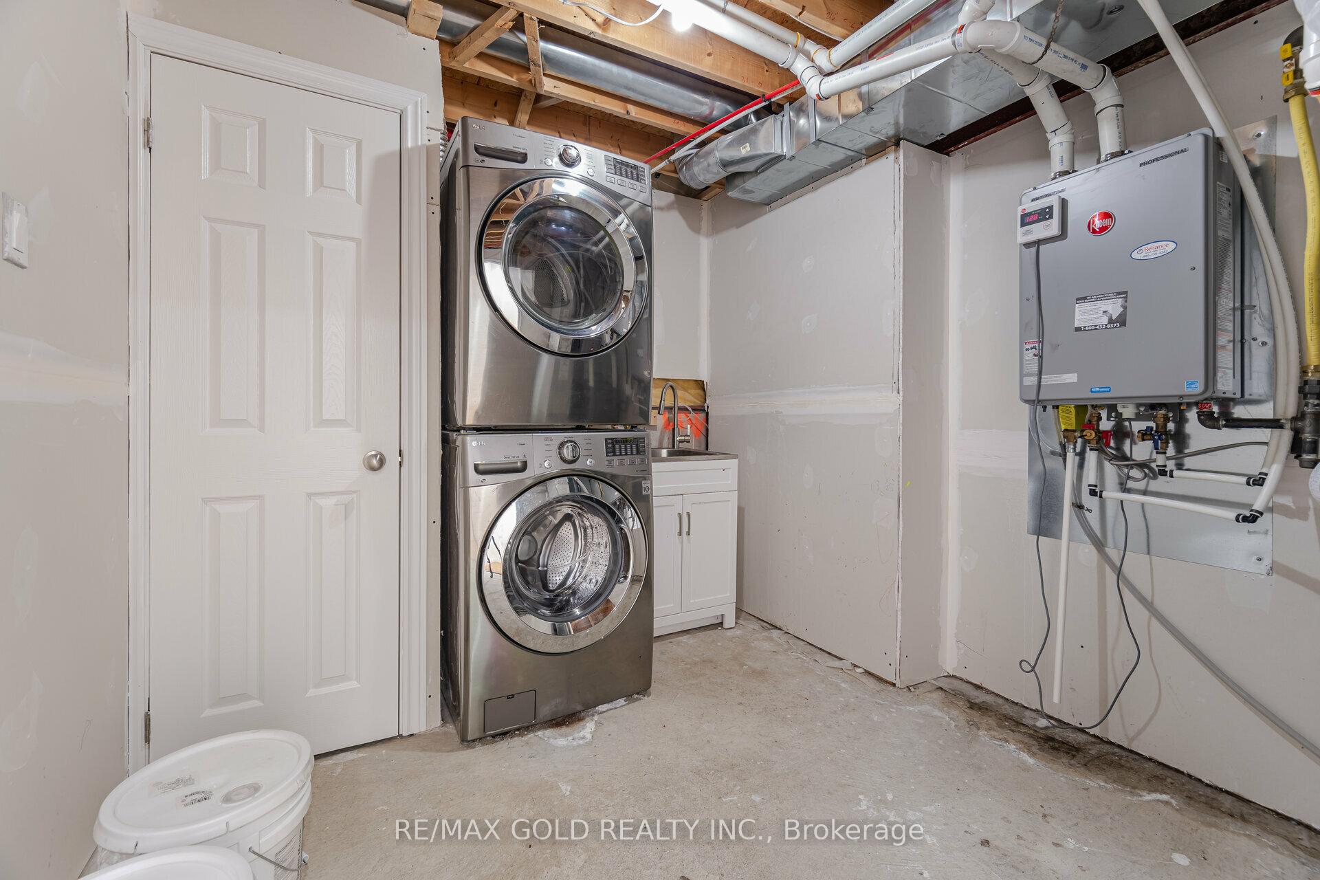 Photo 34 of 20 Bettina Place, Whitby, Rolling Acres — HOMEH